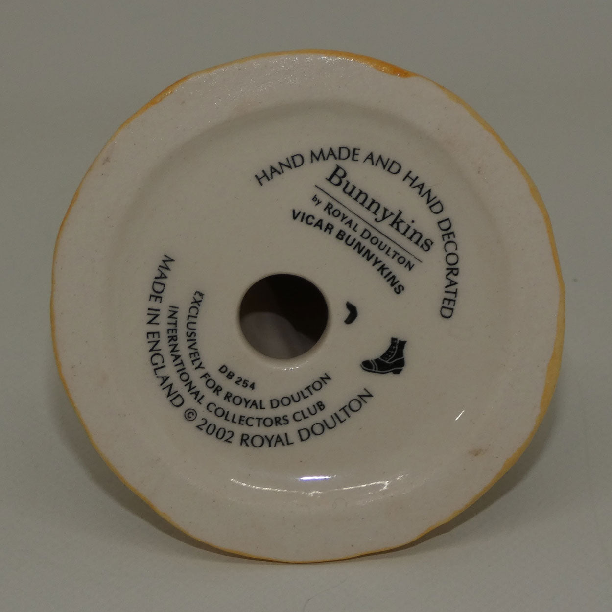 DB254 Royal Doulton Bunnykins figurine Vicar | box + Cert