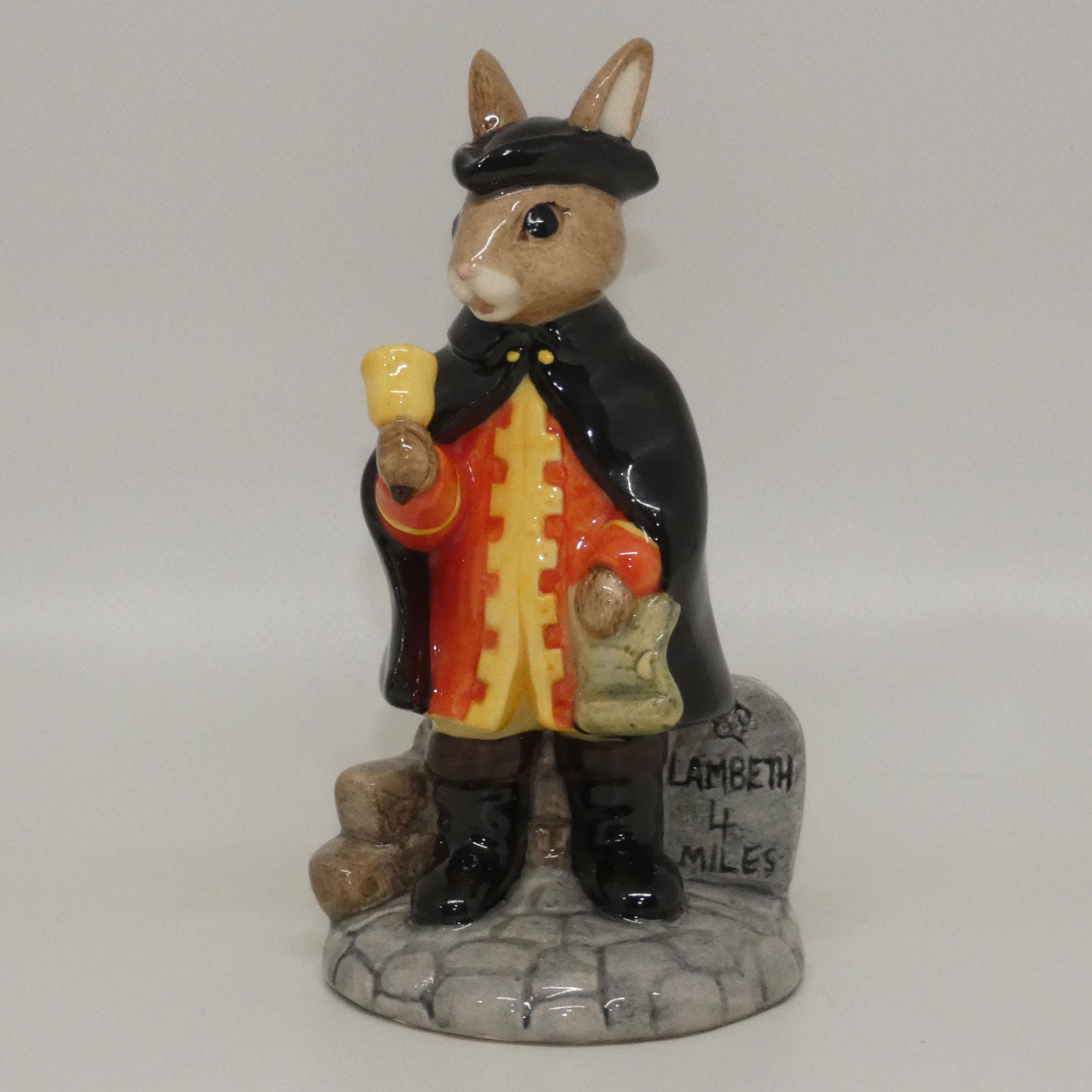 db259-royal-doulton-bunnykins-town-crier