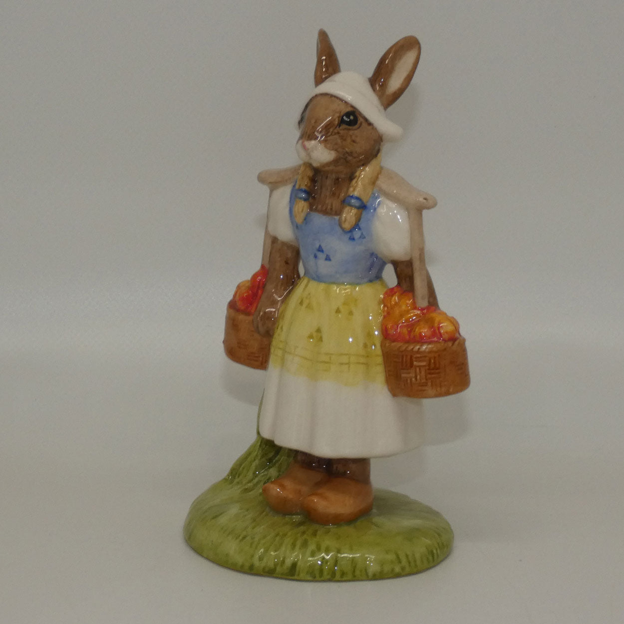 db274-royal-doulton-bunnykins-dutch