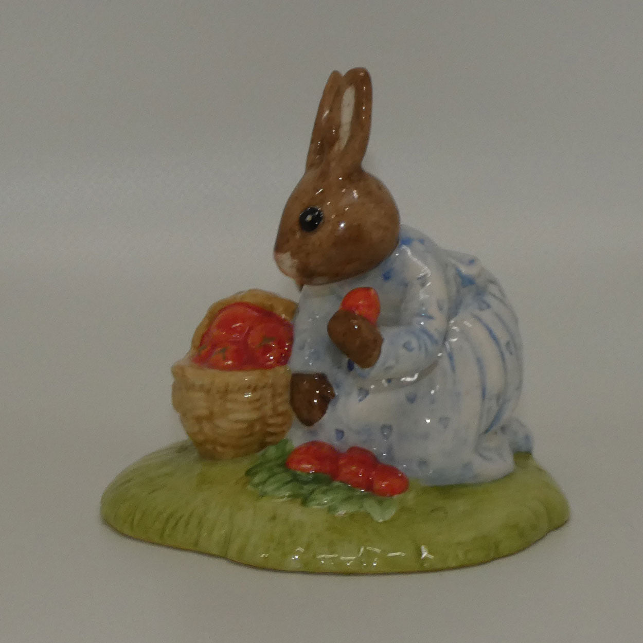 db277-278-royal-doulton-bunnykins-tennis-and-strawberries-set-ltd-ed