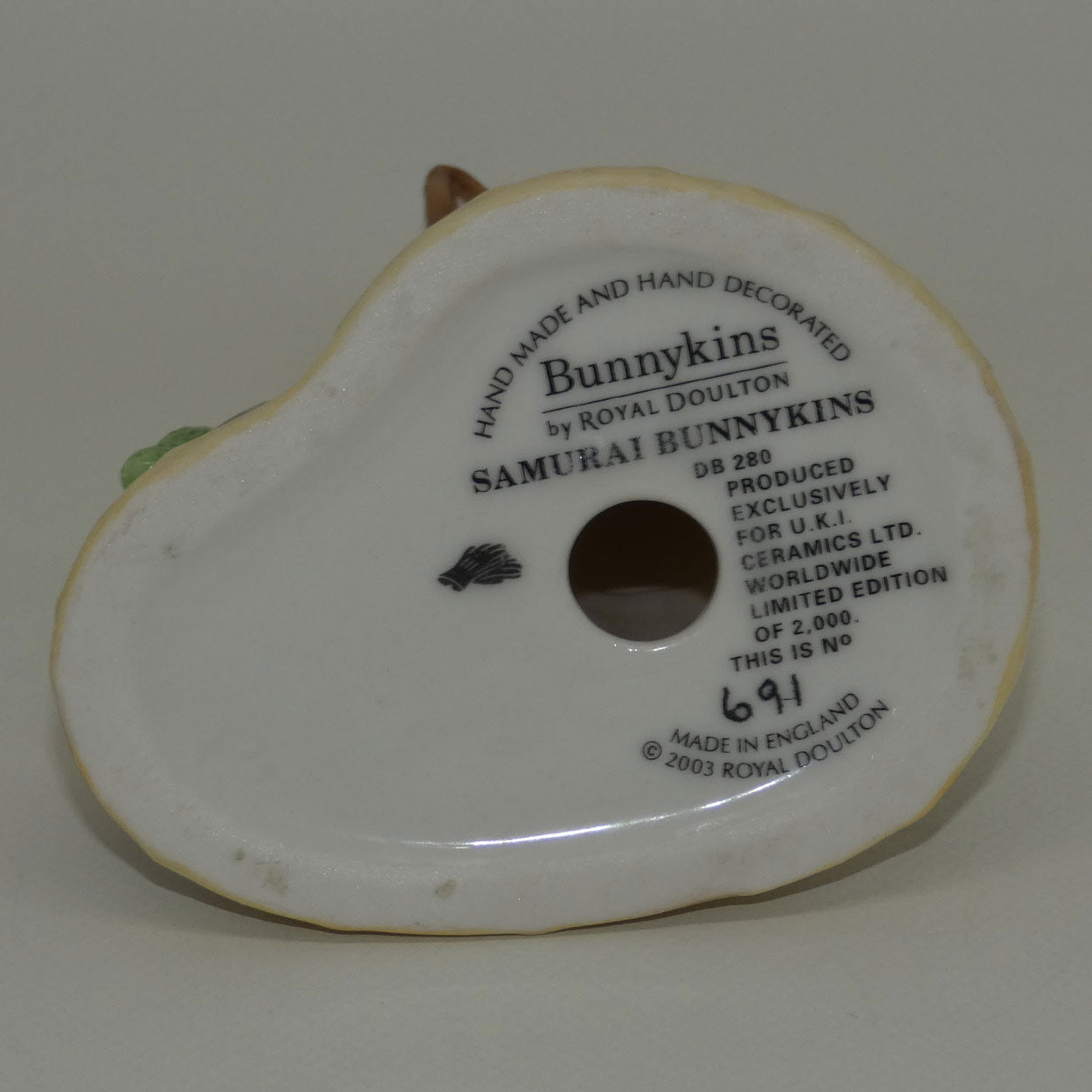 db280-royal-doulton-bunnykins-samurai