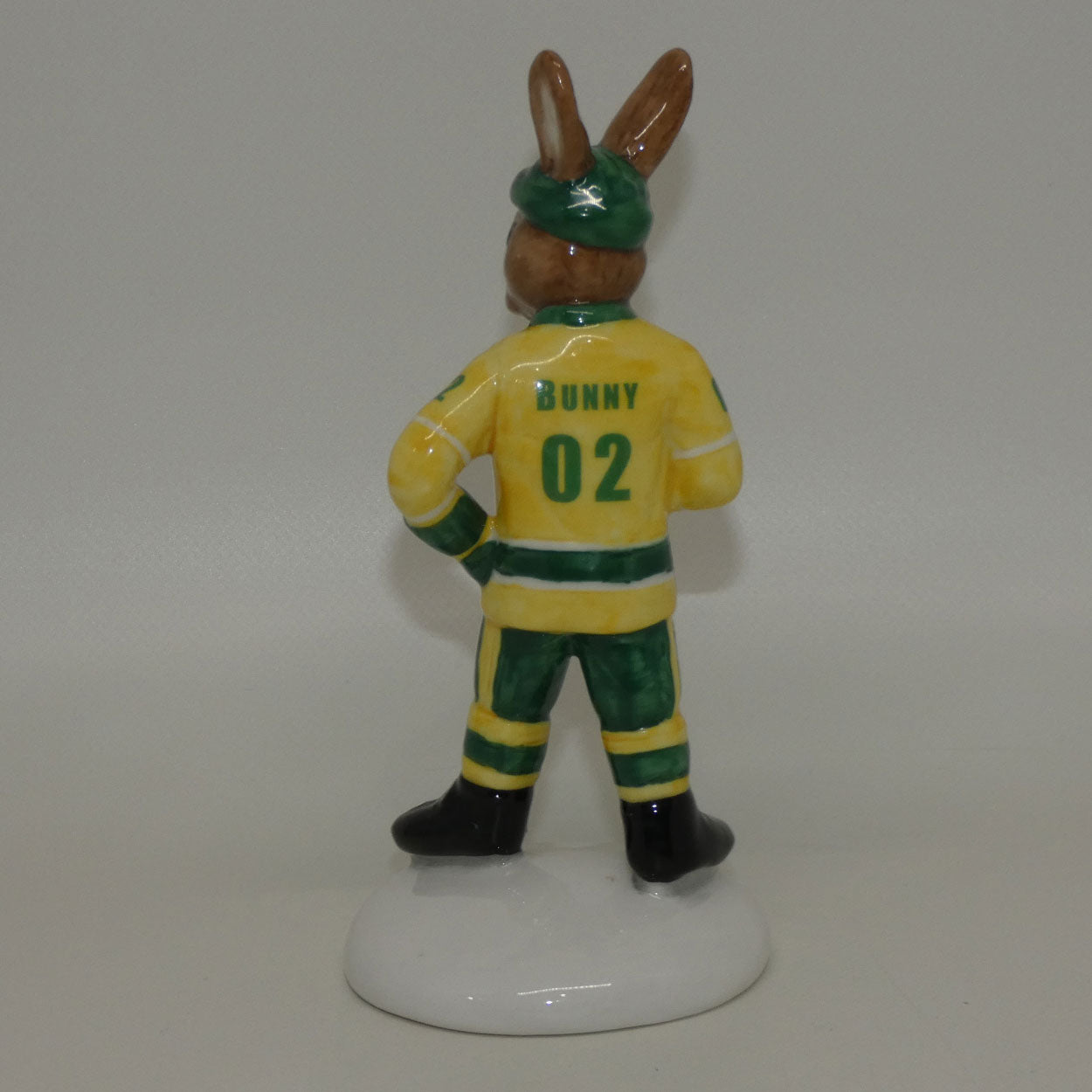 db282-royal-doulton-bunnykins-ice-hockey
