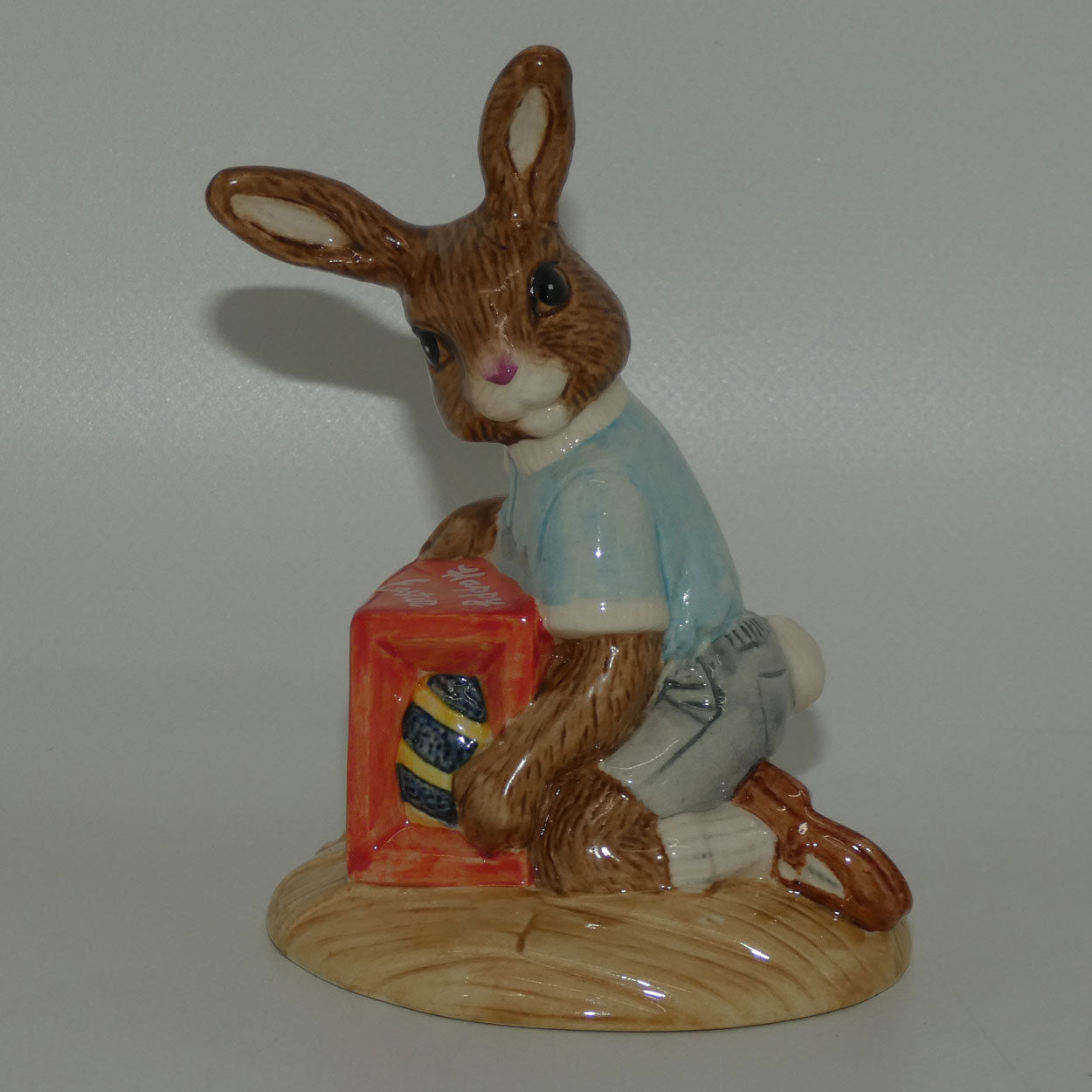 db289-royal-doulton-bunnykins-easter-treat