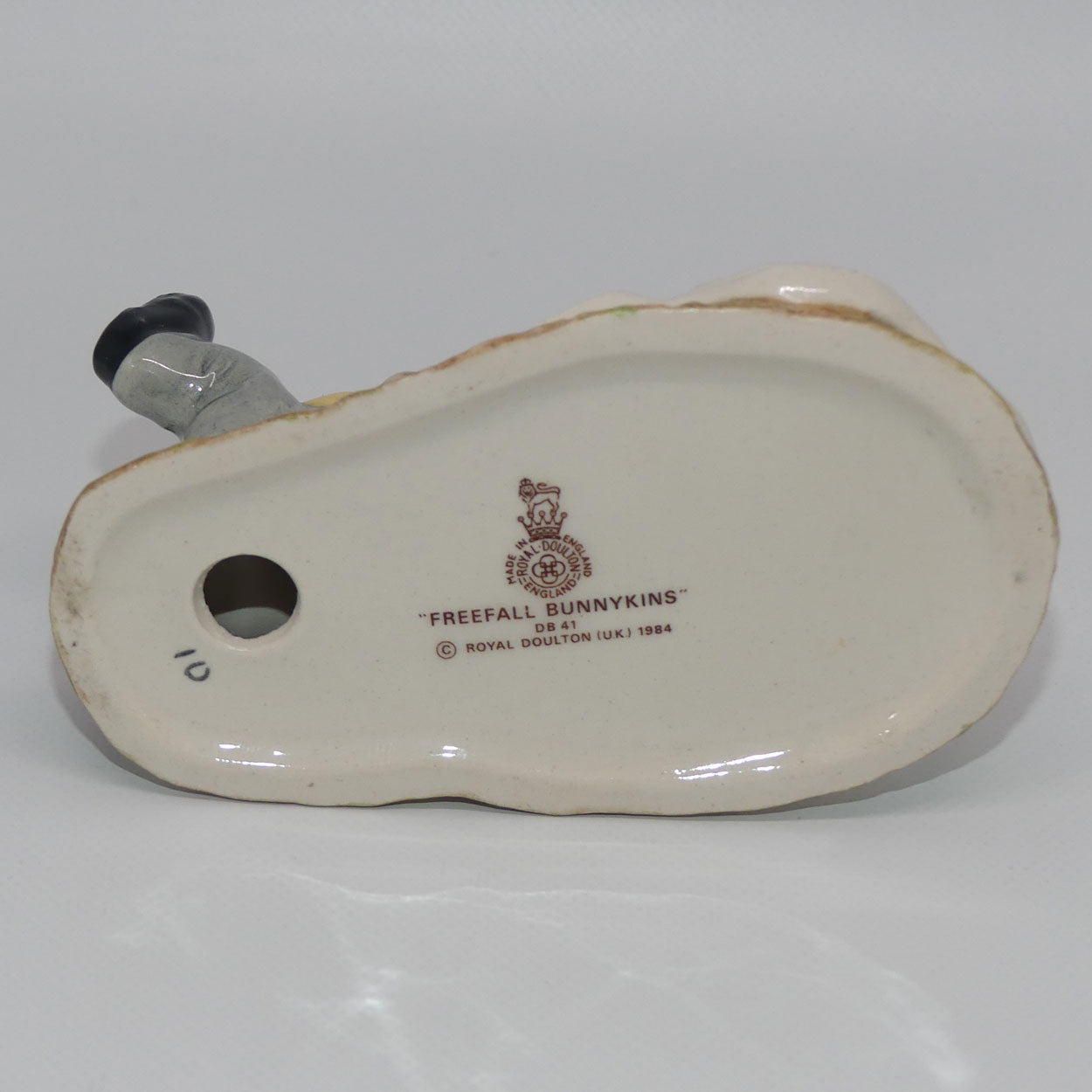 db041-royal-doulton-bunnykins-freefall-light-grey-no-box