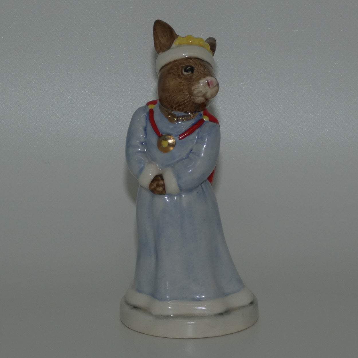 db046-royal-doulton-bunnykins-queen-sophie-bunnykins