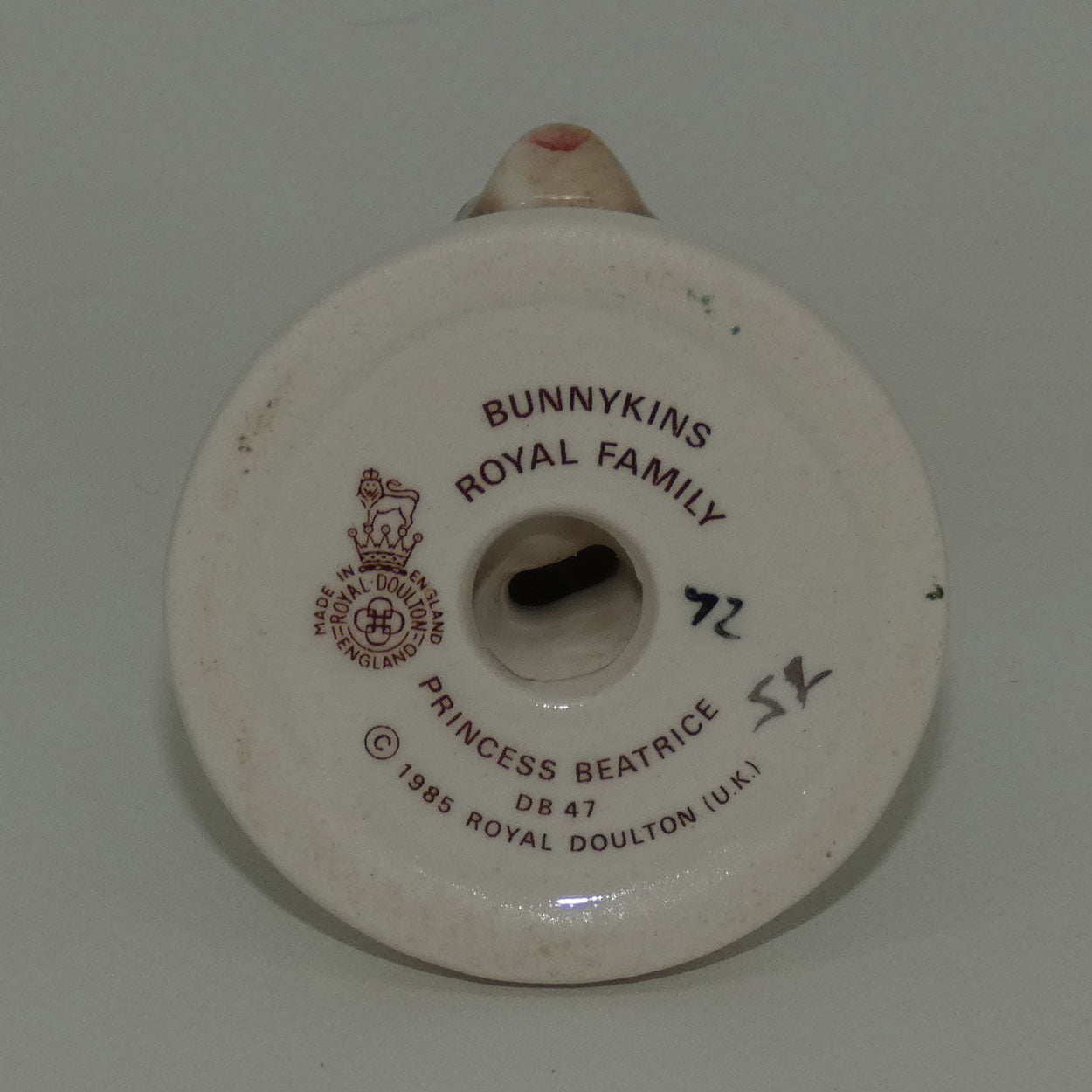 db047-royal-doulton-bunnykins-princess-beatrice