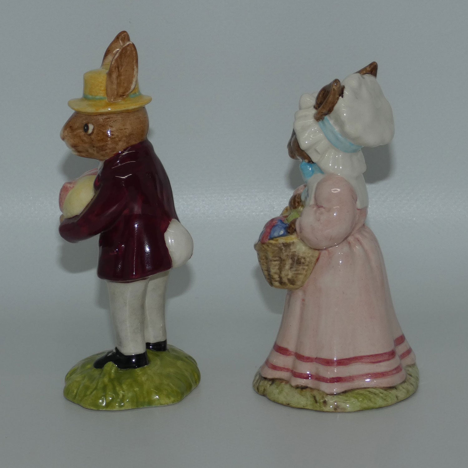 db51-db52-mr-and-mrs-bunnykins-at-the-easter-parade