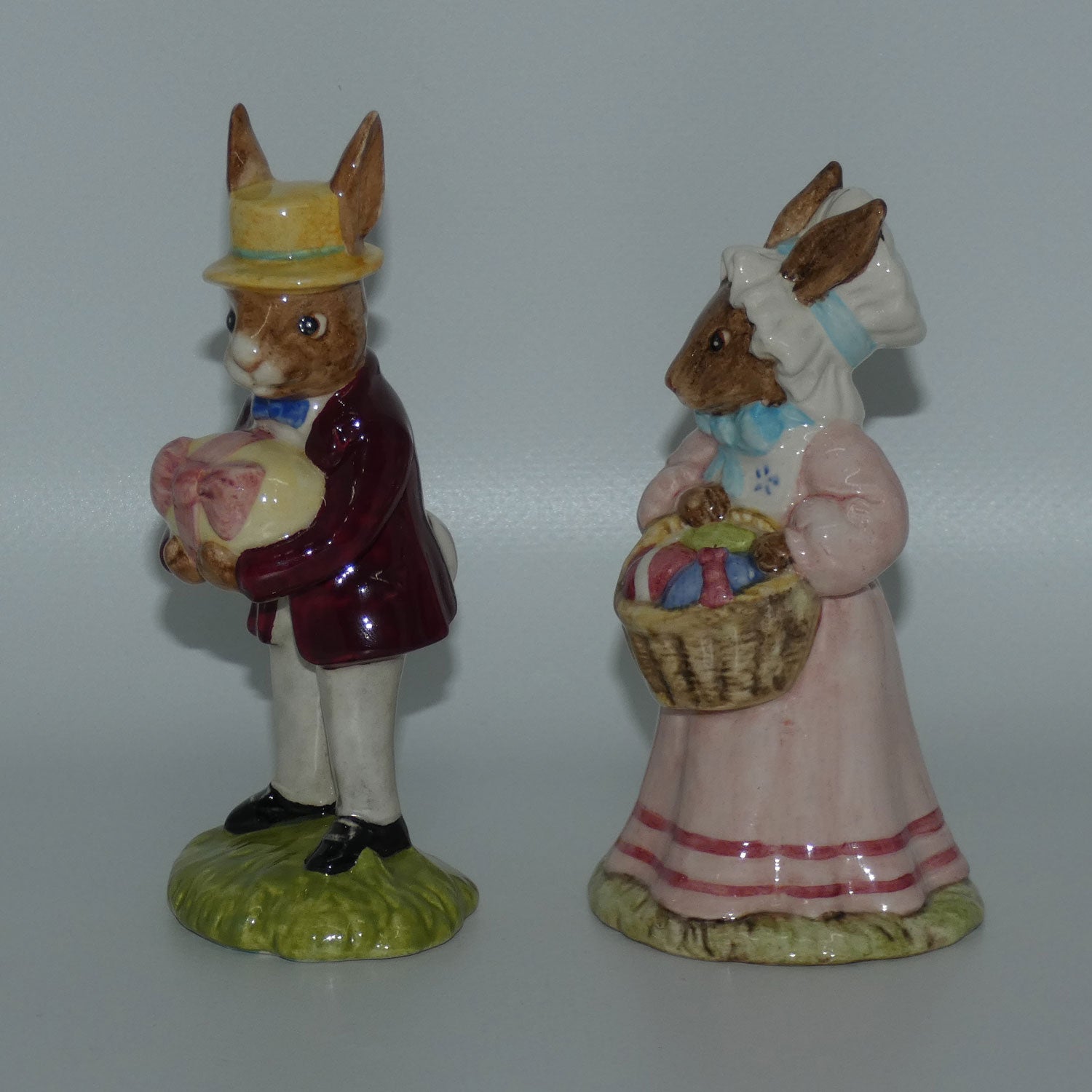 db51-db52-mr-and-mrs-bunnykins-at-the-easter-parade