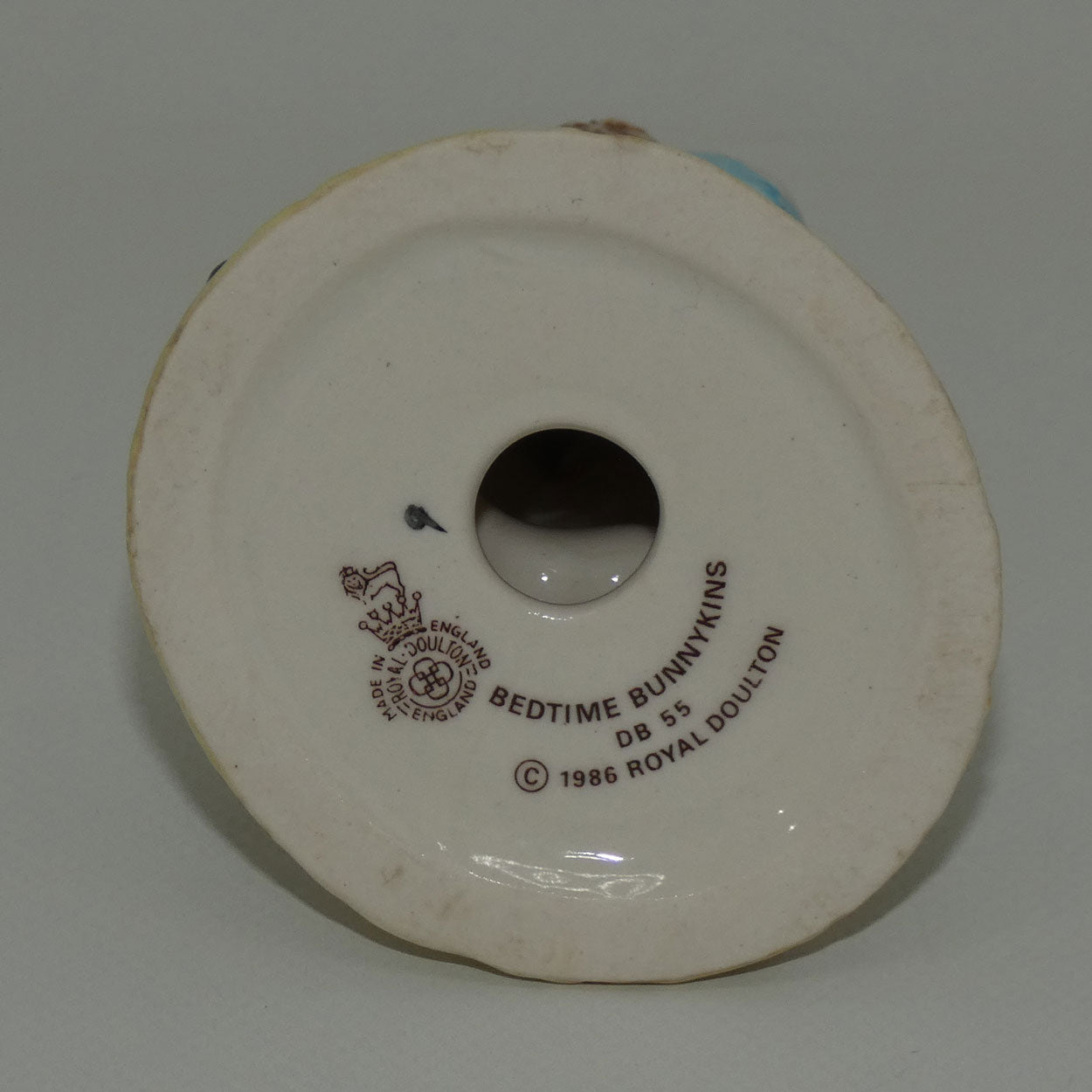 db55-royal-doulton-bunnykins-bedtime-white-blue