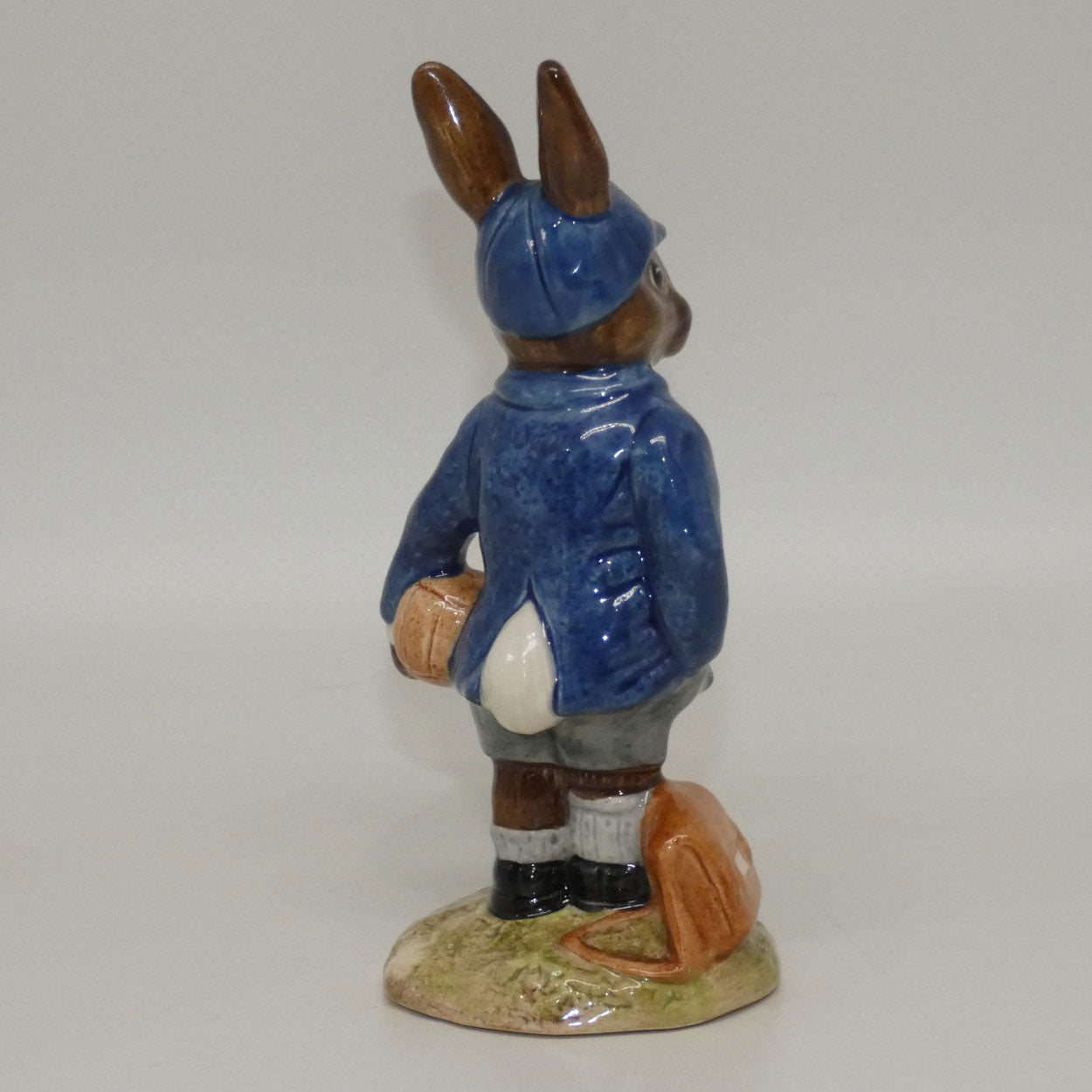 db66-royal-doulton-bunnykins-schoolboy