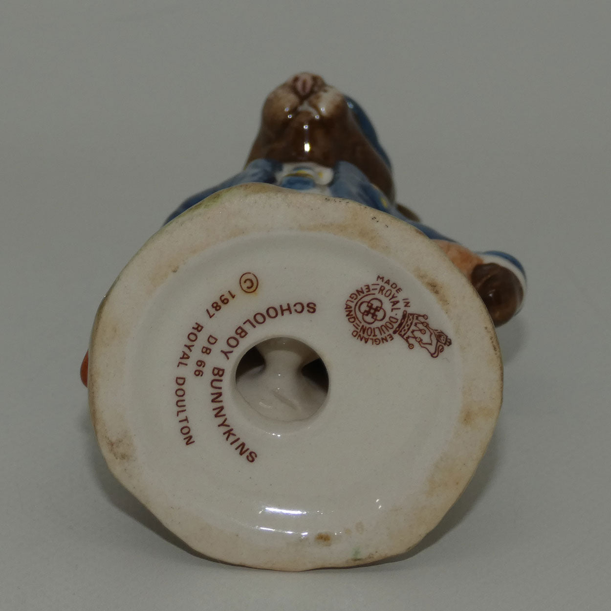 db66-royal-doulton-bunnykins-schoolboy