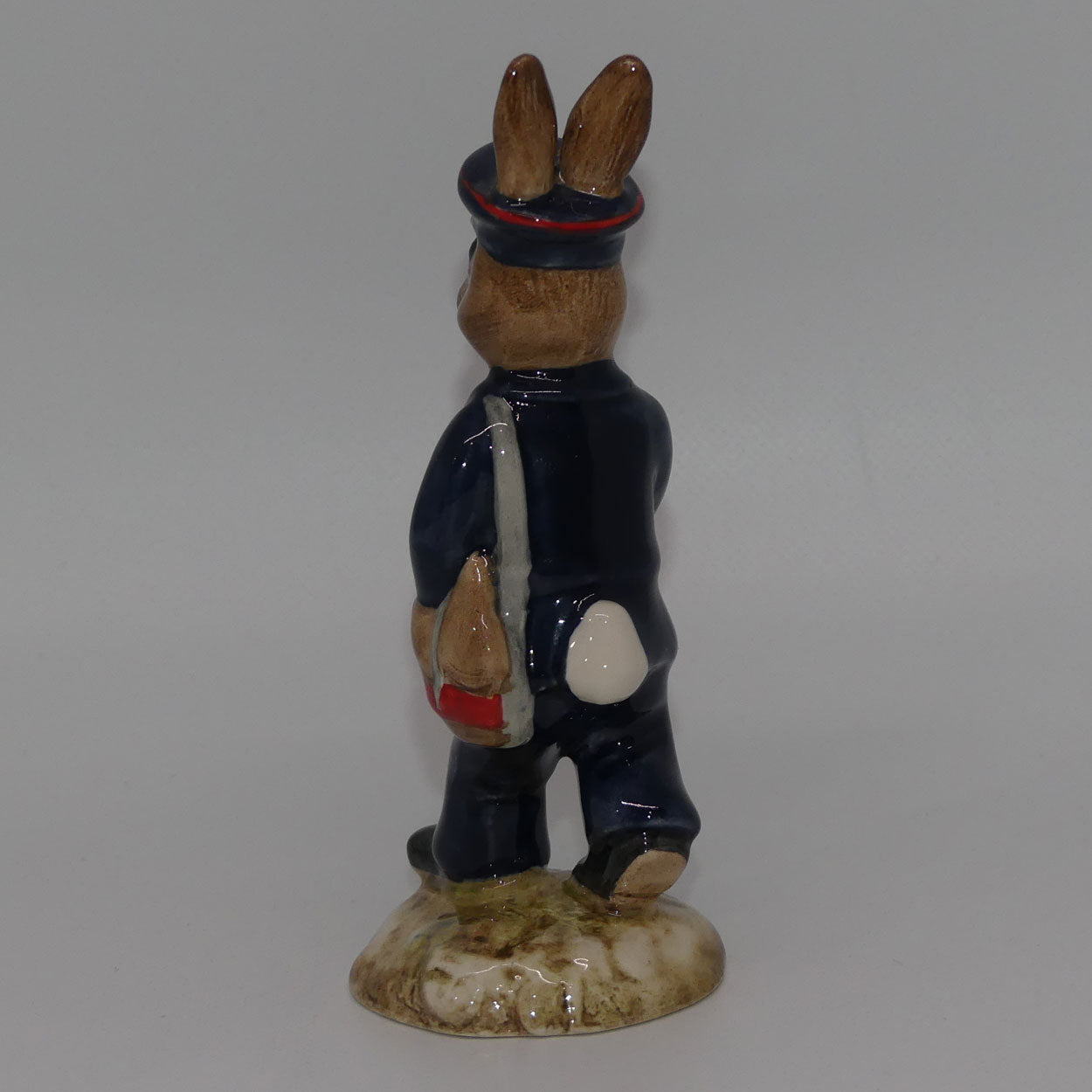 db076-royal-doulton-bunnykins-postman-no-box