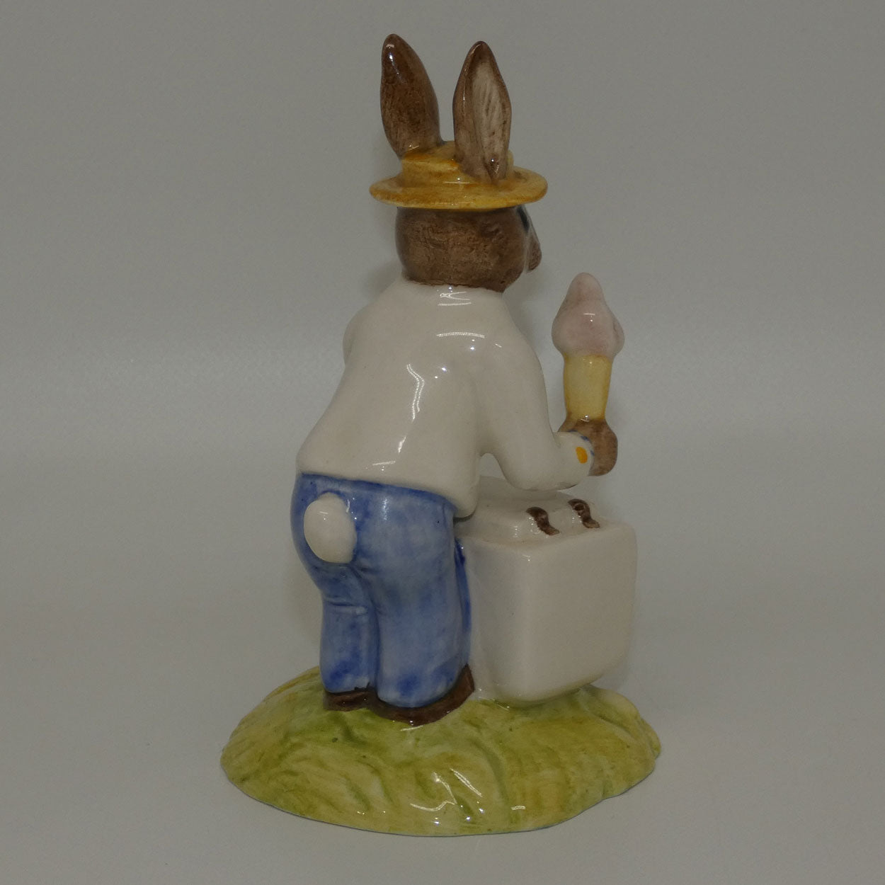 db82-royal-doulton-bunnykins-ice-cream