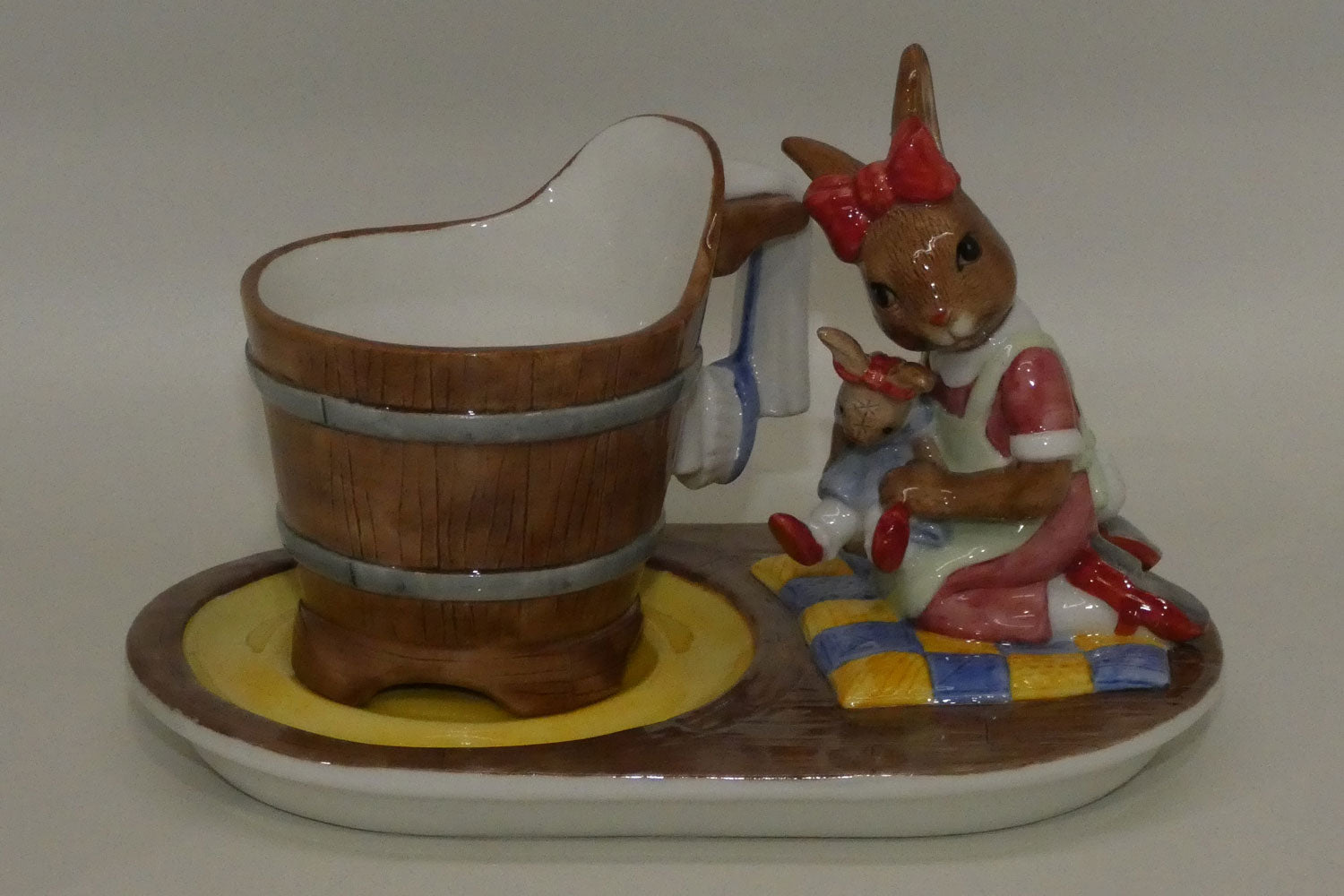 dbd4-royal-doulton-bunnykins-miss-of-the-manor-cup-saucer-country-manor