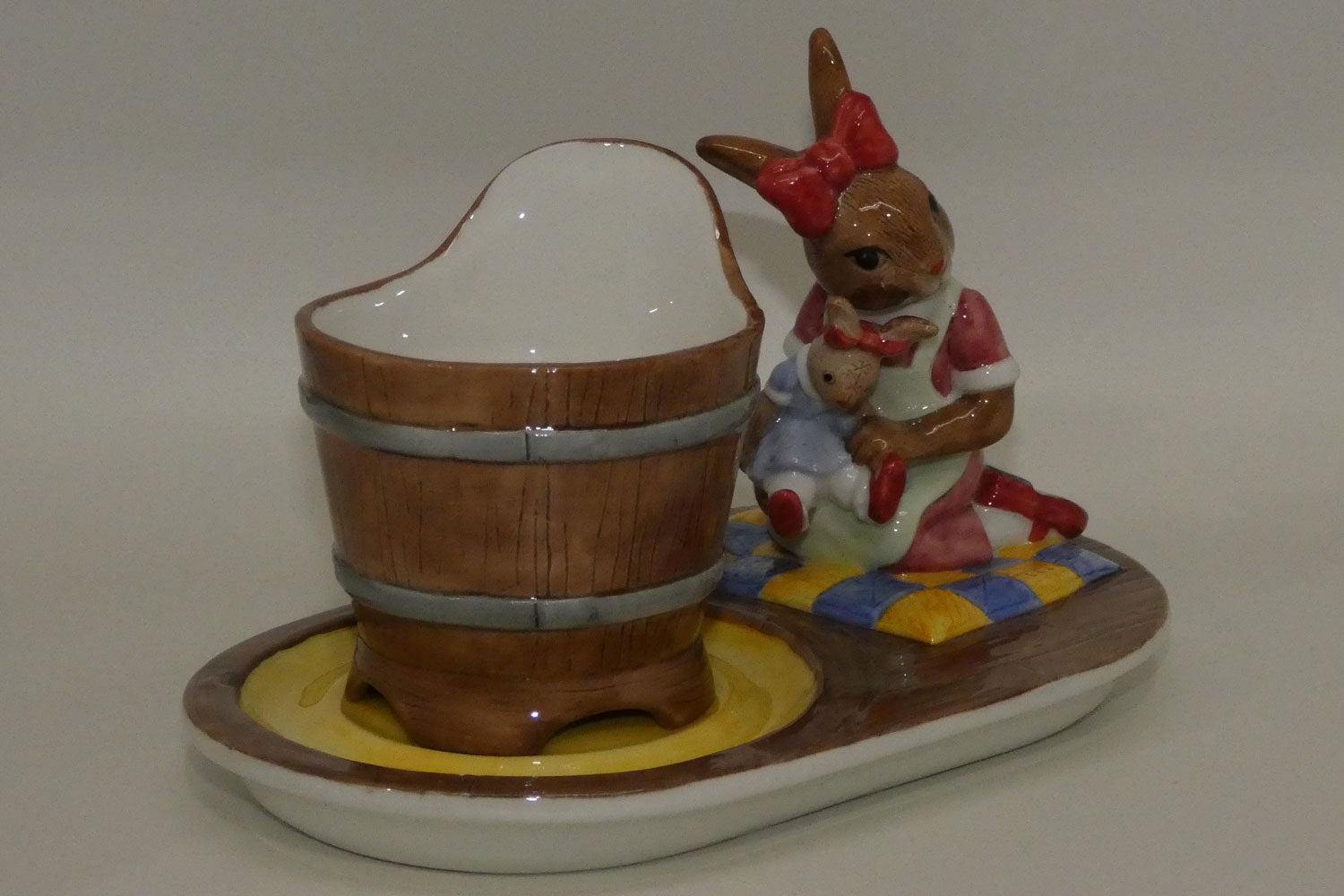 dbd4-royal-doulton-bunnykins-miss-of-the-manor-cup-saucer-country-manor