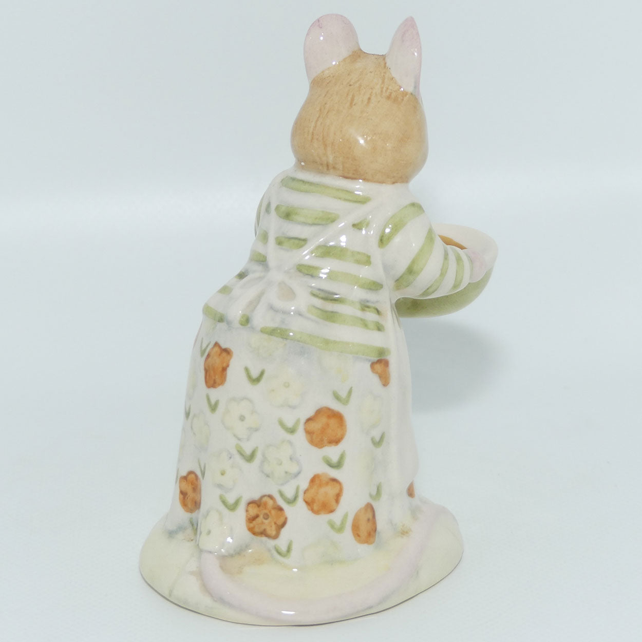 DBH11 Royal Doulton Brambly Hedge figure | Mrs Toadflax | Brown Bowl