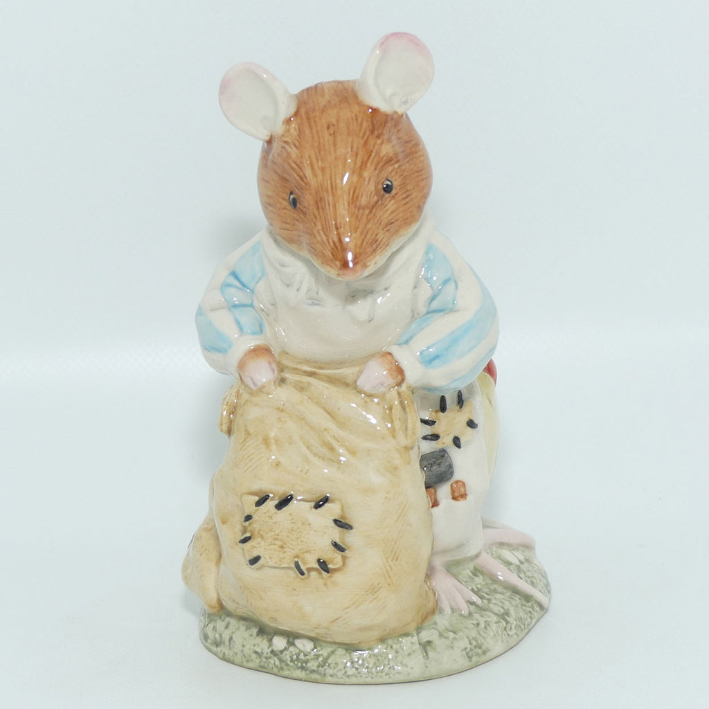 DBH37 Royal Doulton Brambly Hedge figure | Dusty Dogwood