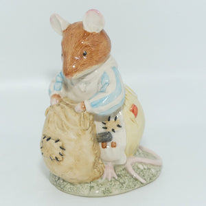 DBH37 Royal Doulton Brambly Hedge figure | Dusty Dogwood