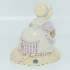 DBH40 Royal Doulton Brambly Hedge figure | Mrs Saltapple