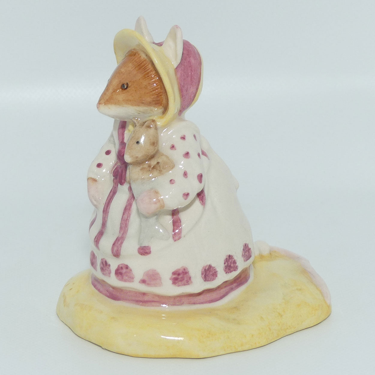 DBH42 Royal Doulton Brambly Hedge figure | Shell