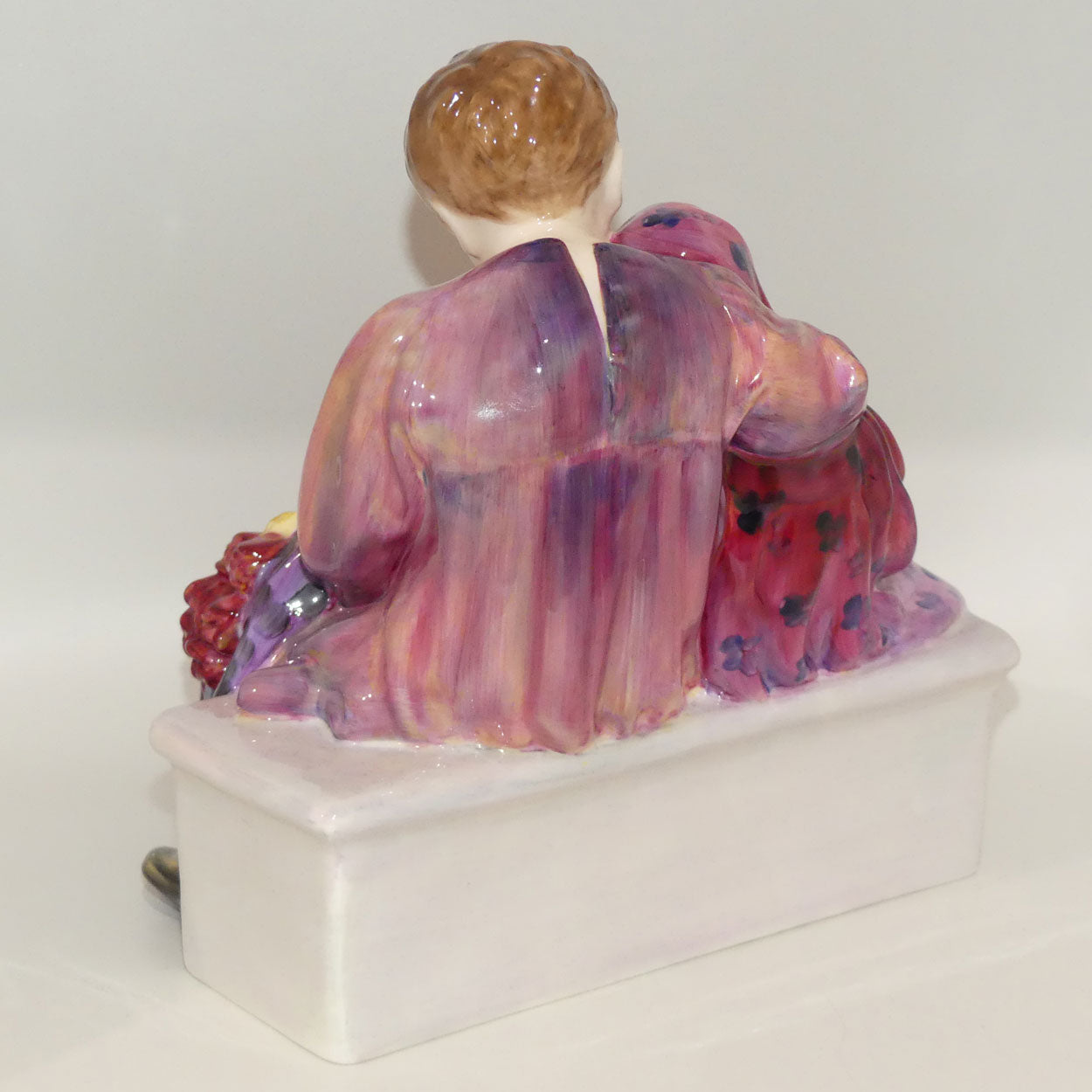 HN1342 Royal Doulton figurine The Flower Seller's Children