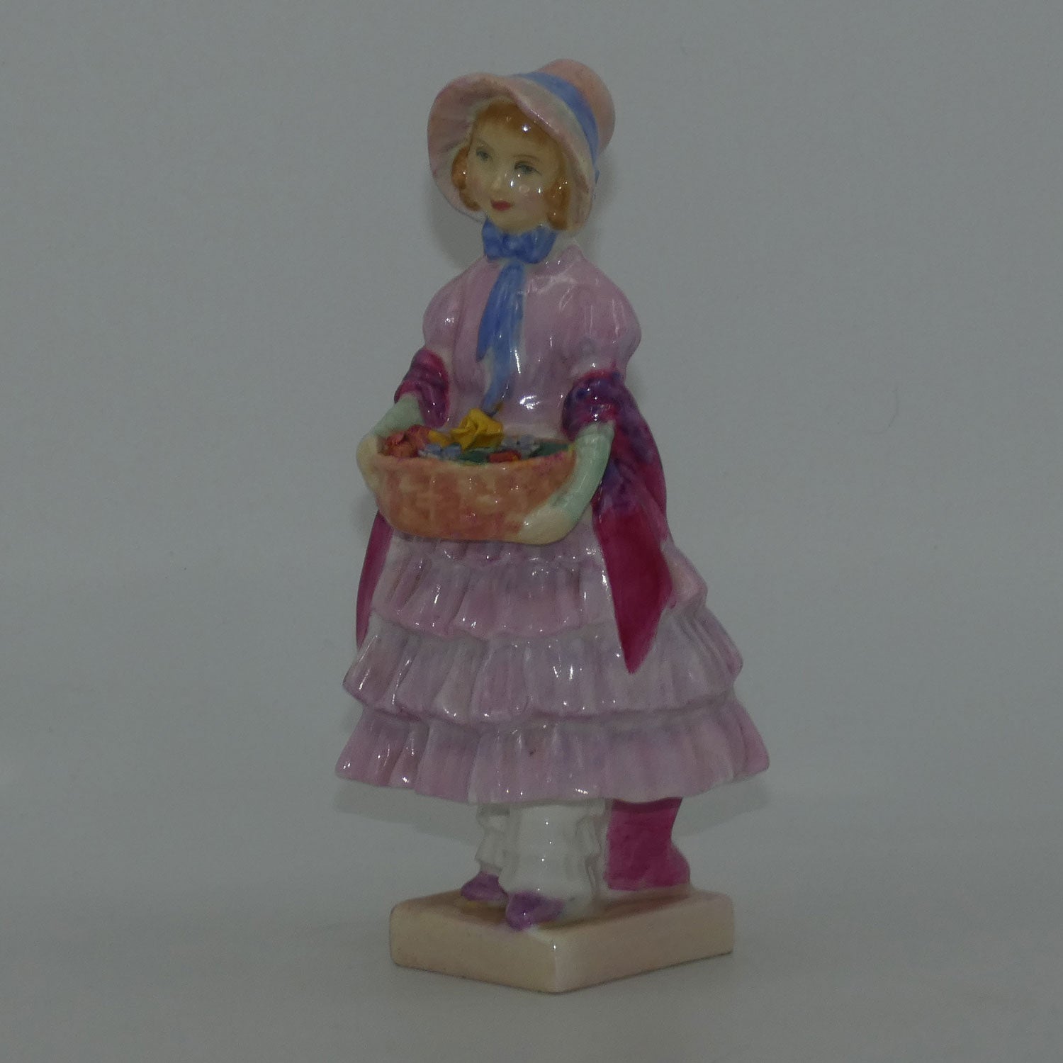 hn1485-royal-doulton-figure-greta-1