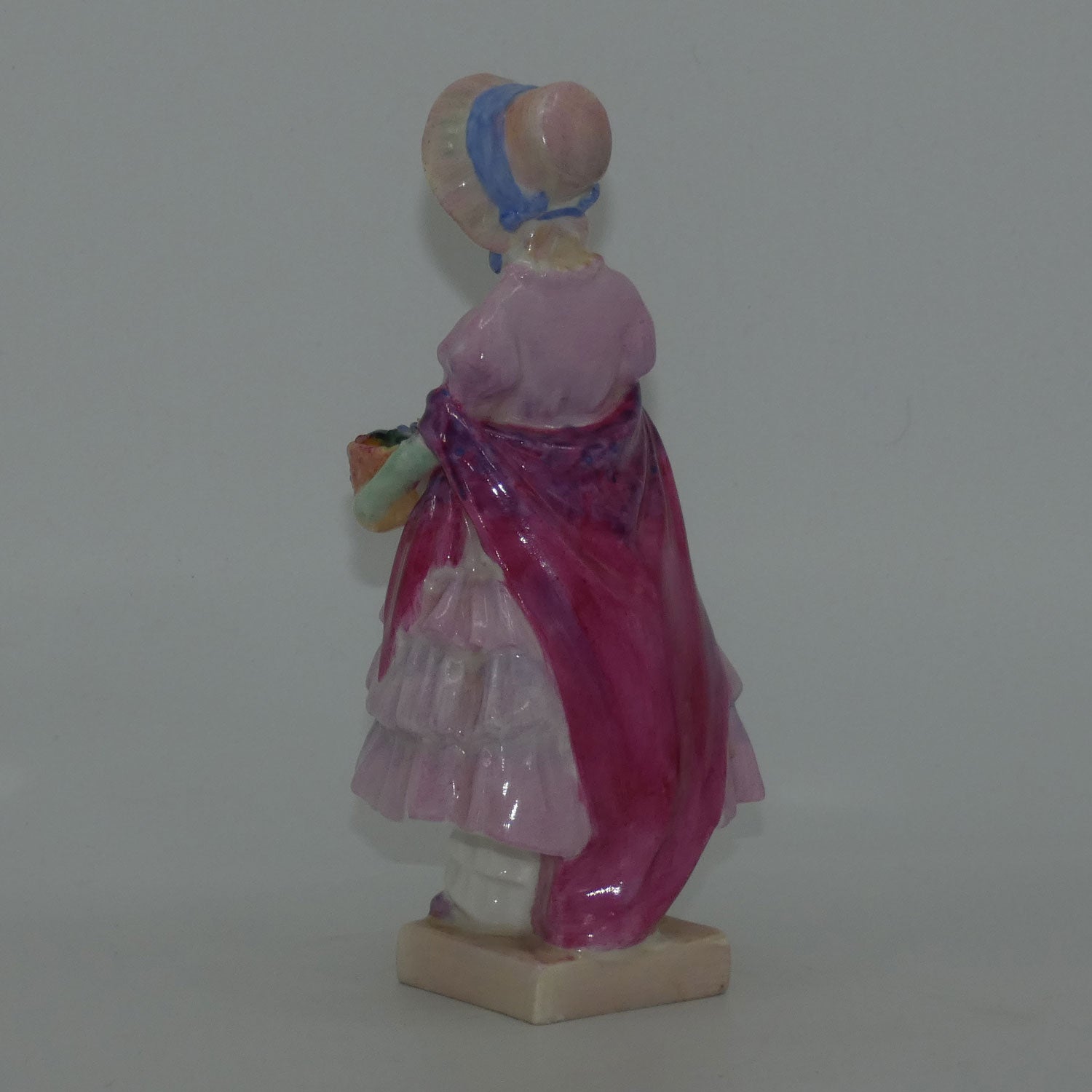 hn1485-royal-doulton-figure-greta-1