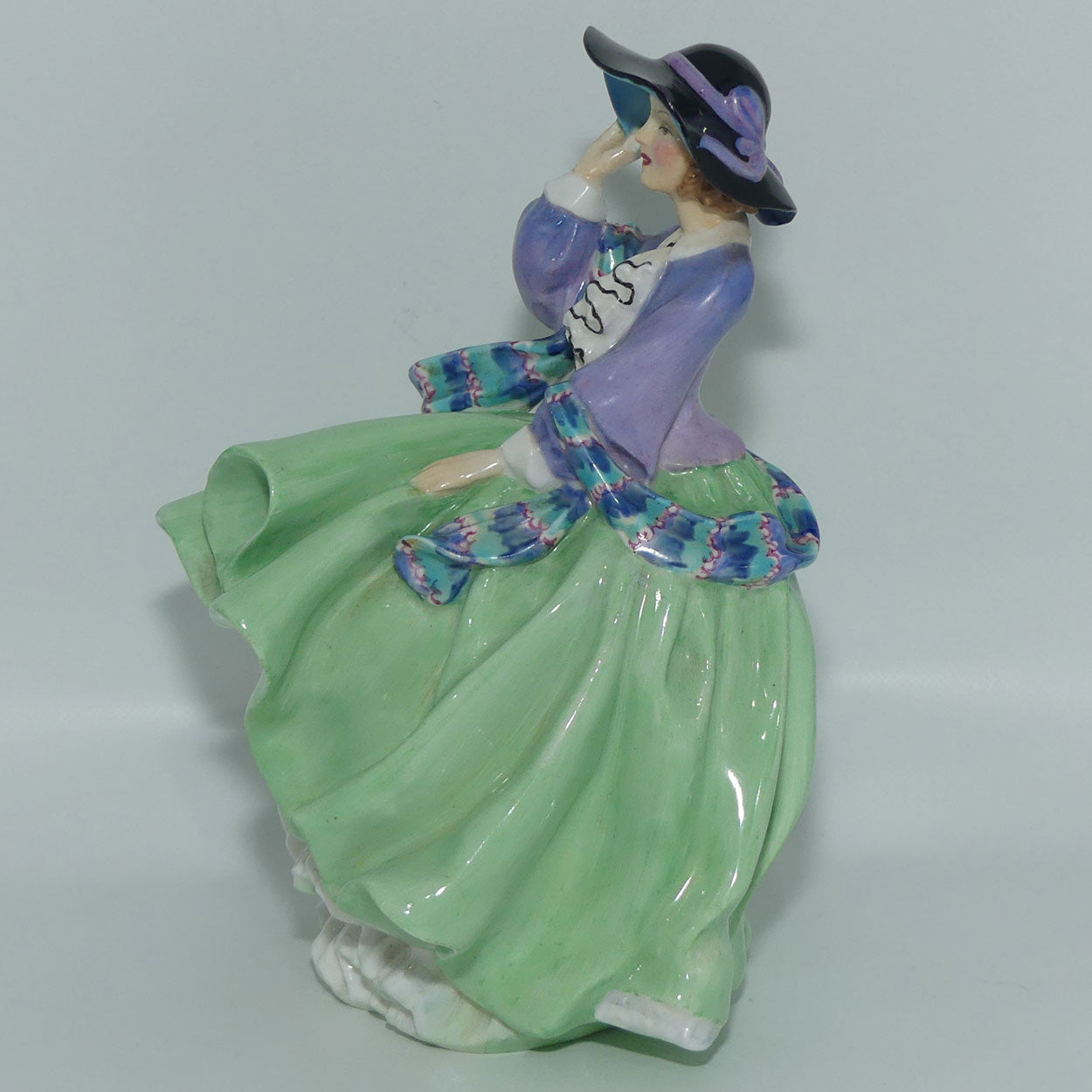 HN1833 Royal Doulton figurine Top O' The Hill | Green 