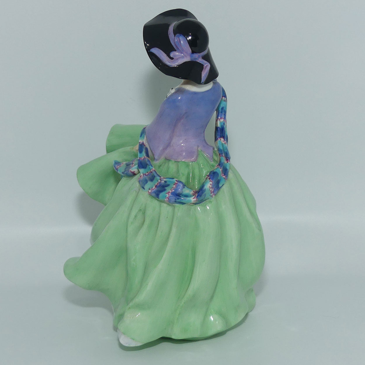 HN1833 Royal Doulton figurine Top O' The Hill | Green 