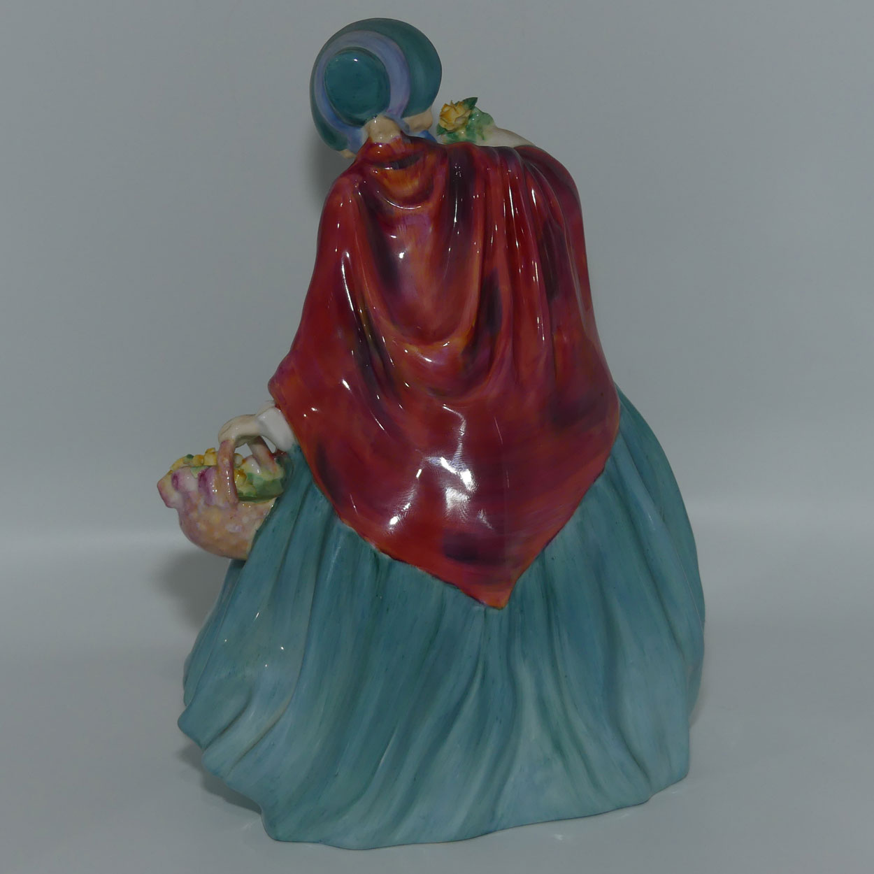 HN1948 Royal Doulton figure Lady Charmain | Plain Shawl