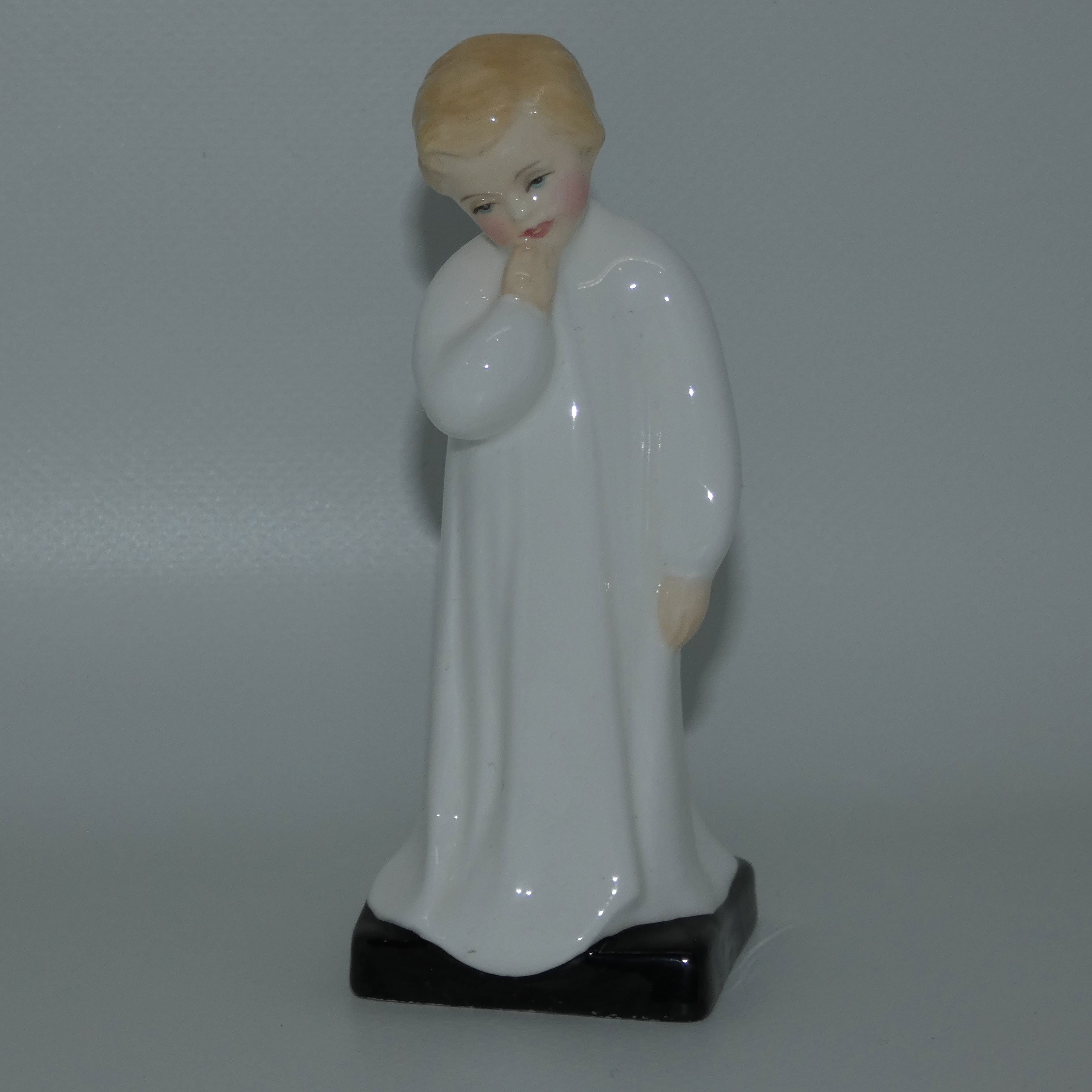 hn1985-royal-doulton-figure-darling