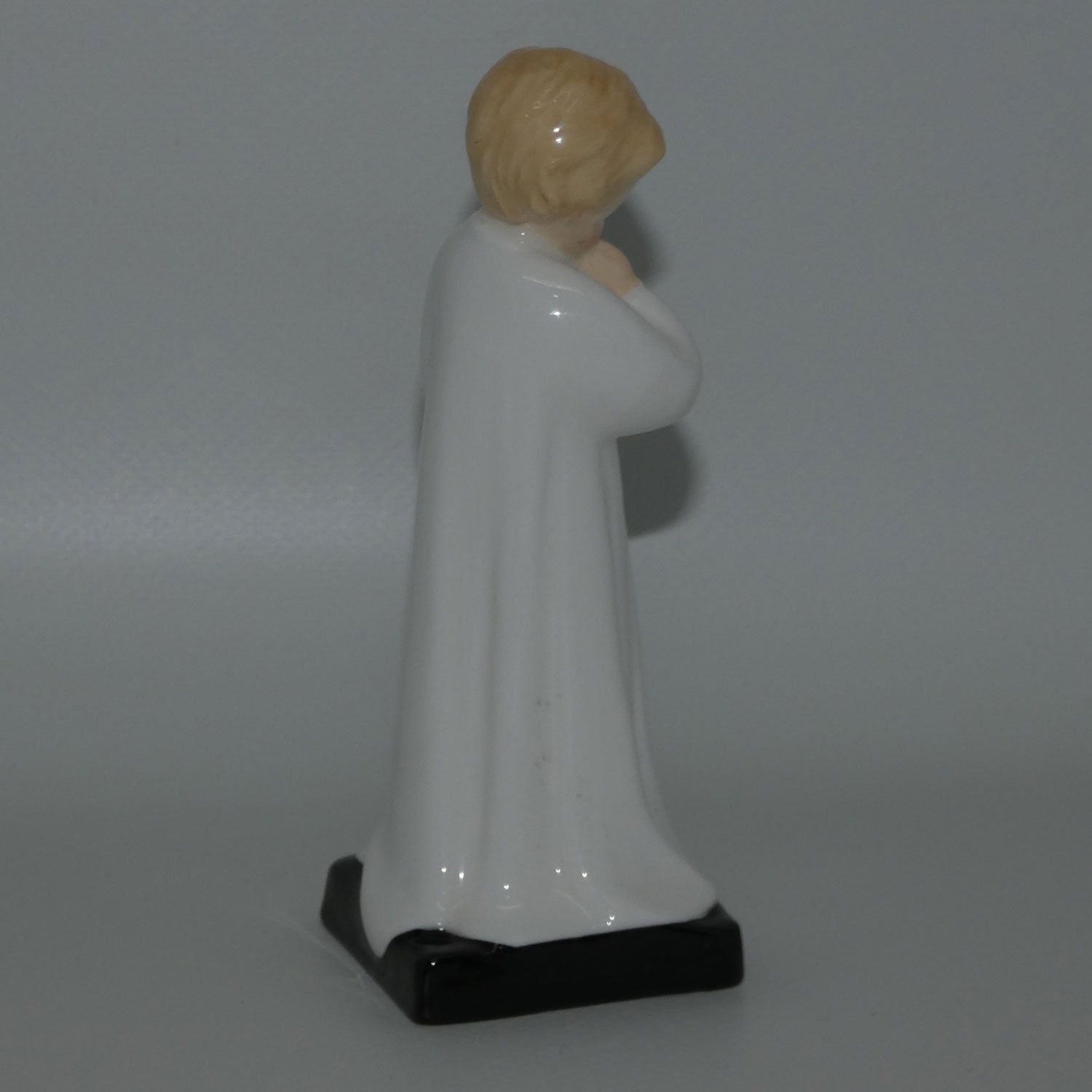 hn1985-royal-doulton-figure-darling