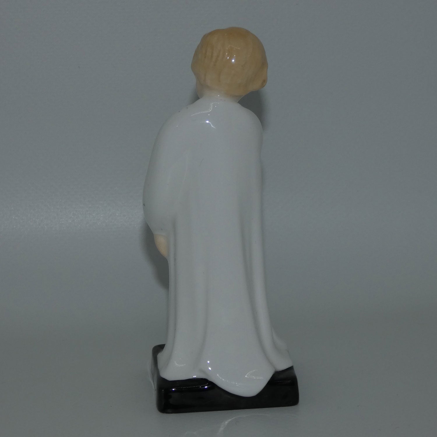 hn1985-royal-doulton-figure-darling