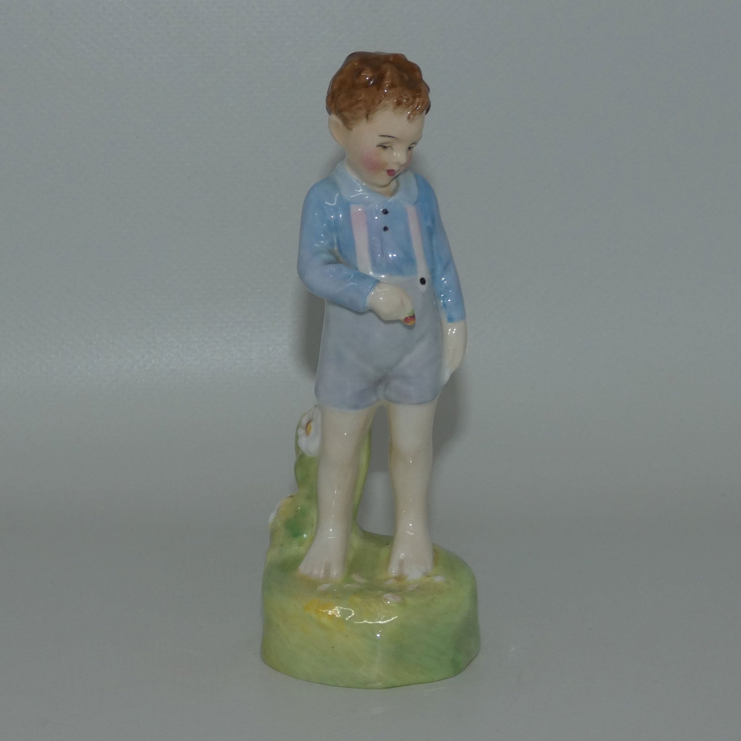 hn2045-royal-doulton-figure-she-loves-me-not