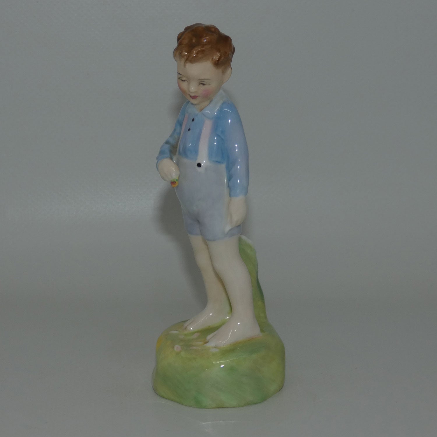 hn2045-royal-doulton-figure-she-loves-me-not