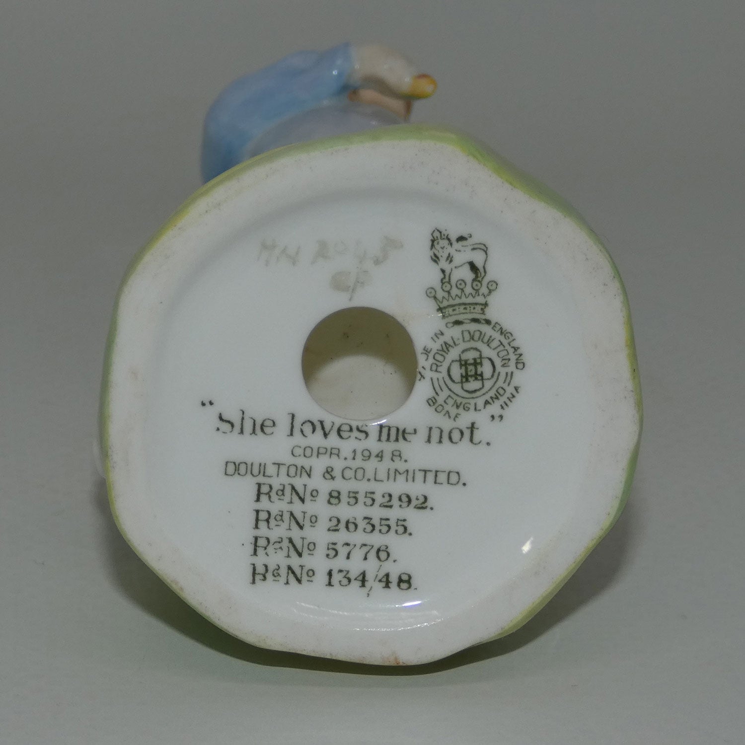 hn2045-royal-doulton-figure-she-loves-me-not