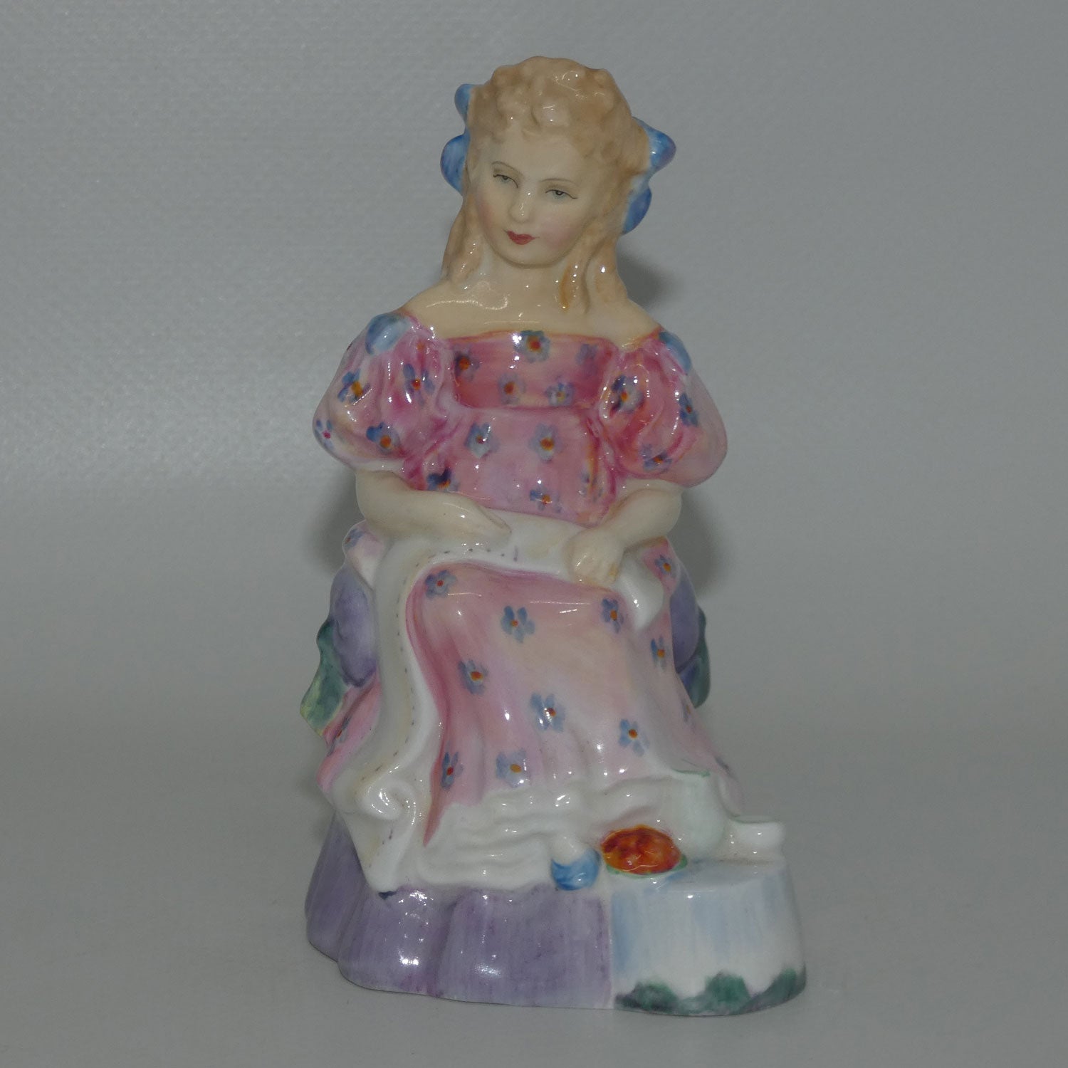 hn2049-royal-doulton-figure-curly-locks