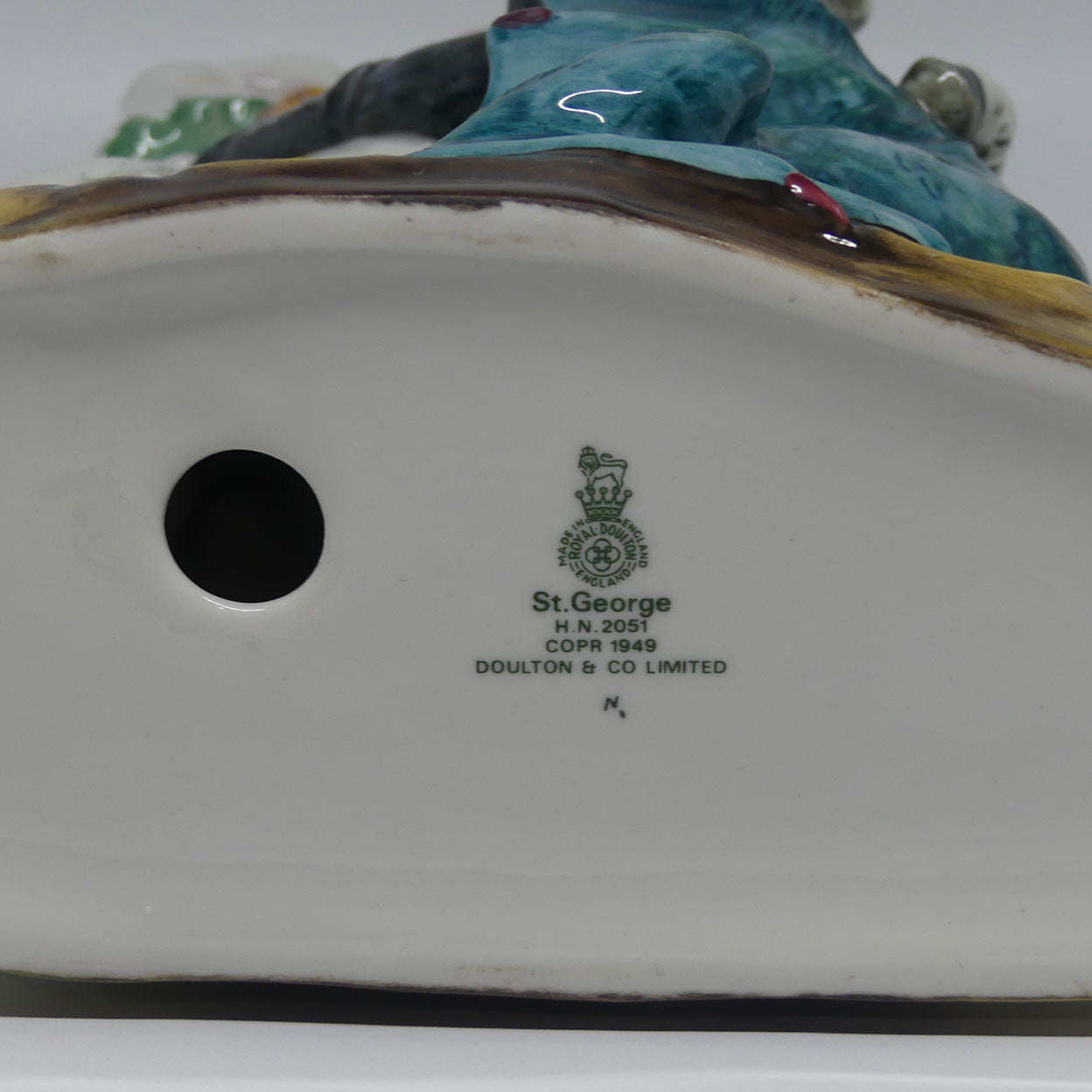 hn2051-royal-doulton-figure-st-george