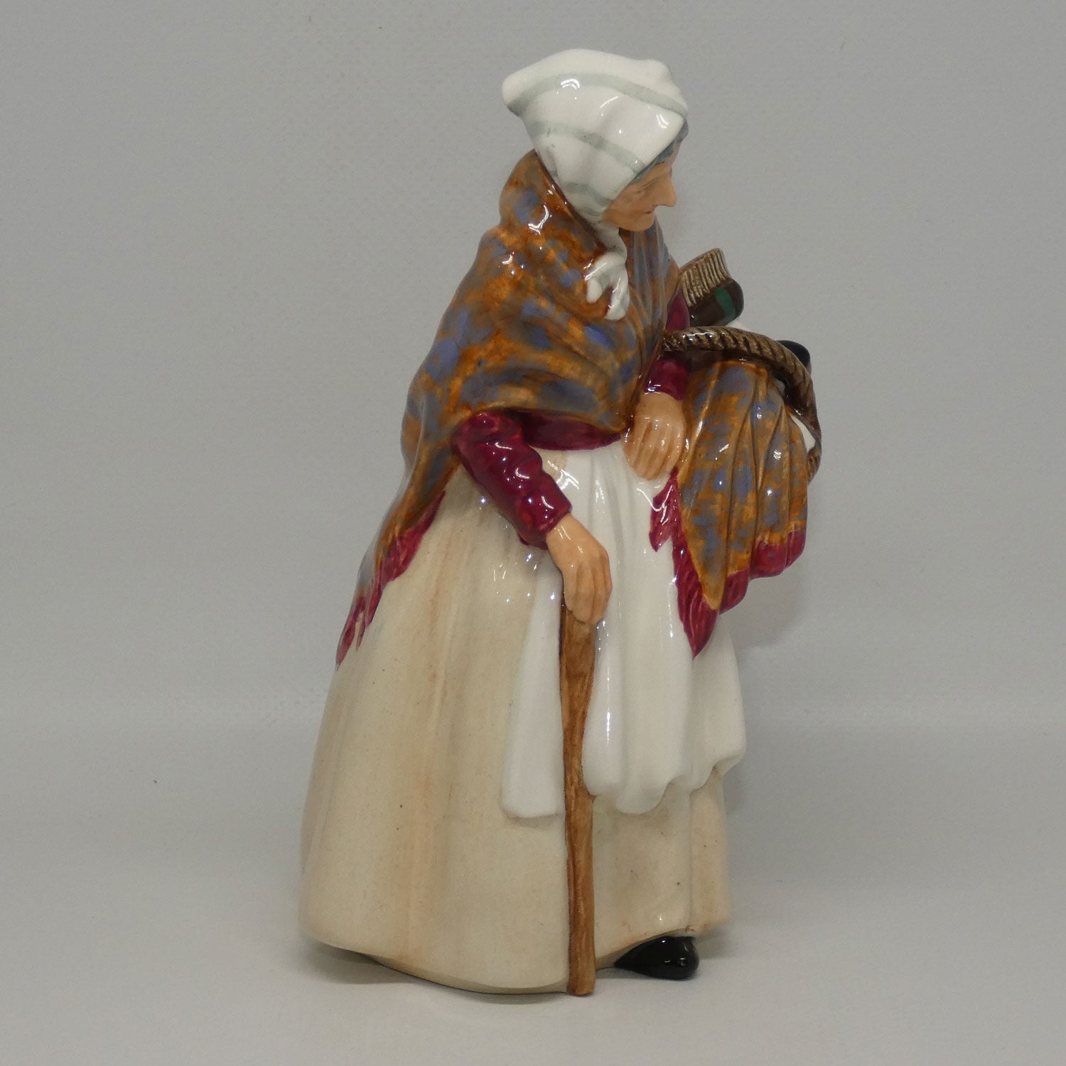 hn2052a-royal-doulton-figure-grandma