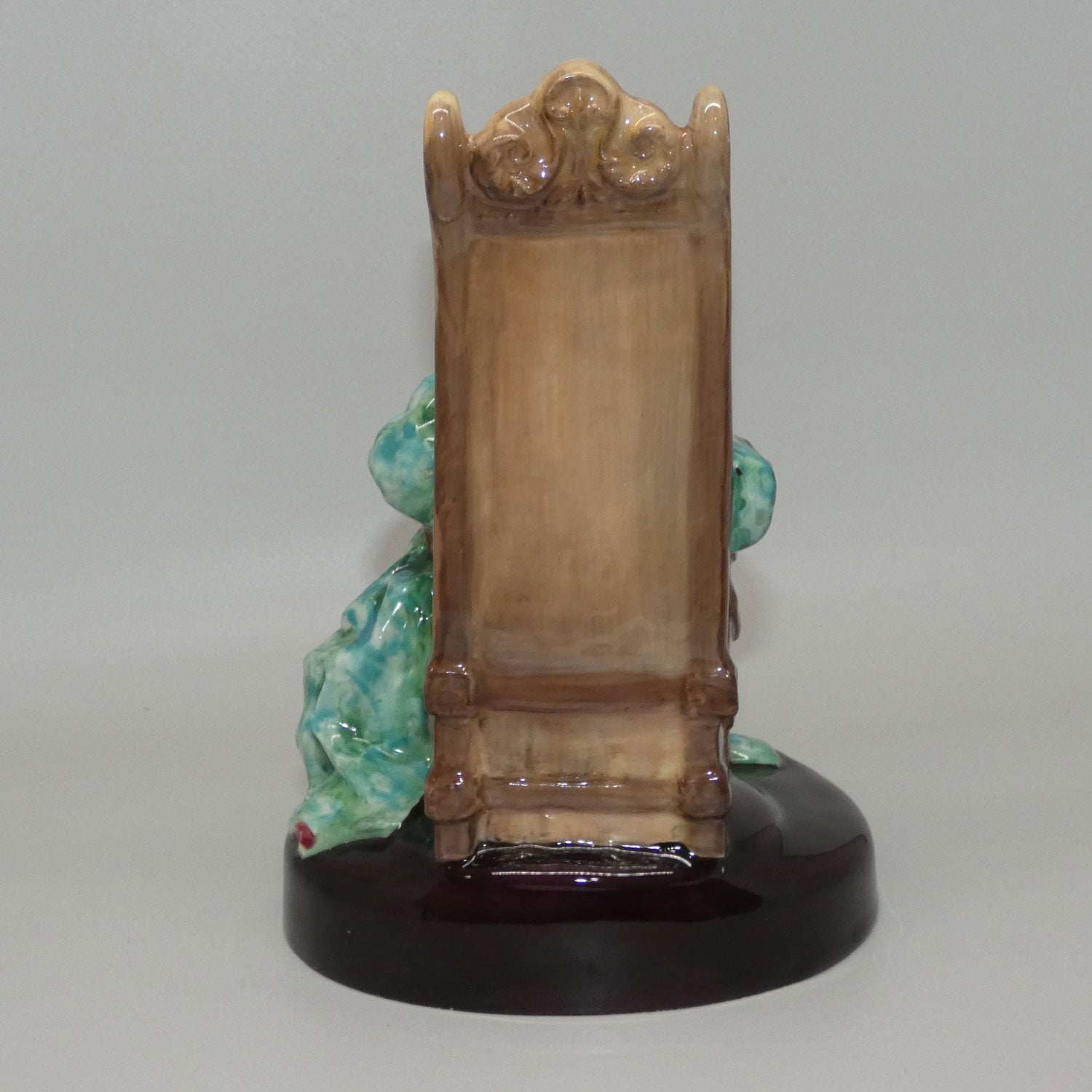 hn2055-royal-doulton-figure-the-leisure-hour