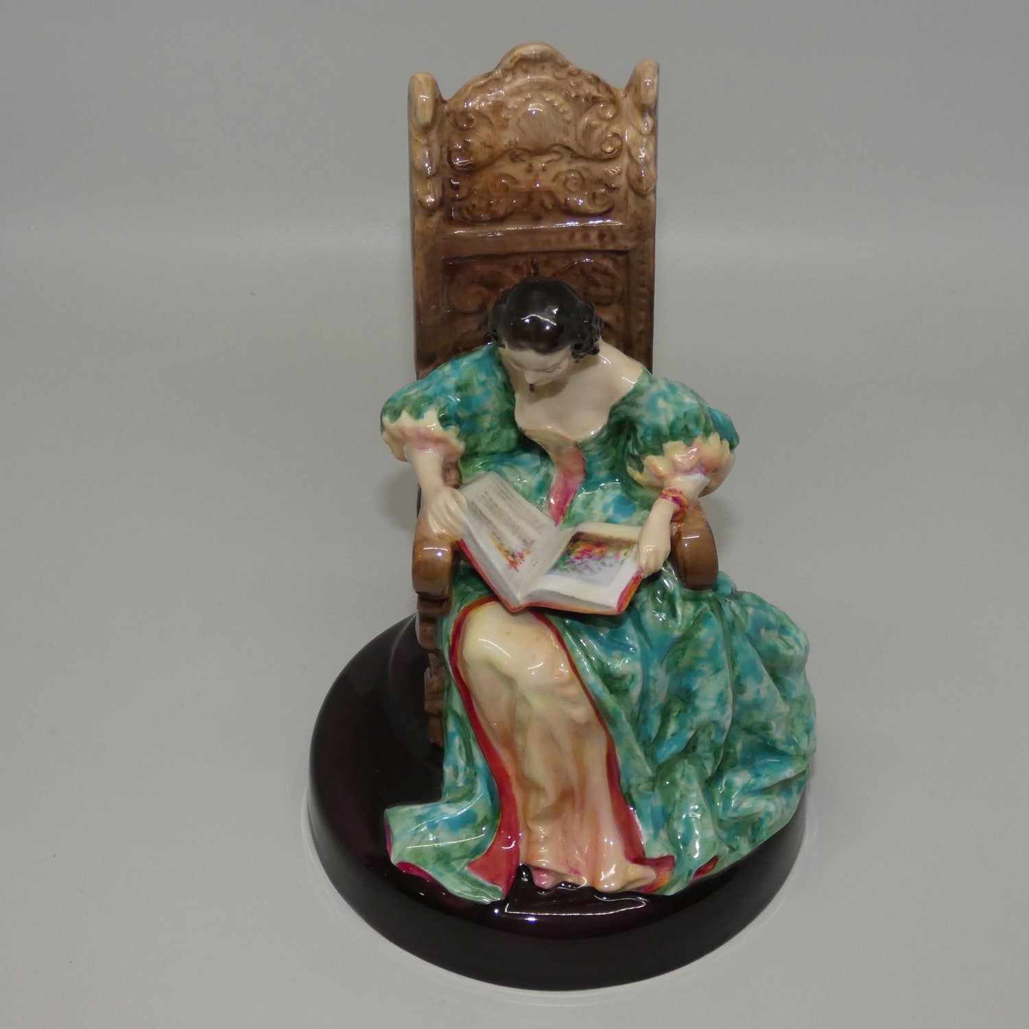 hn2055-royal-doulton-figure-the-leisure-hour
