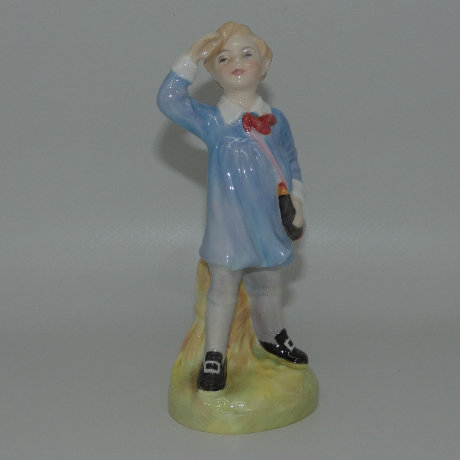 hn2062-royal-doulton-figure-little-boy-blue