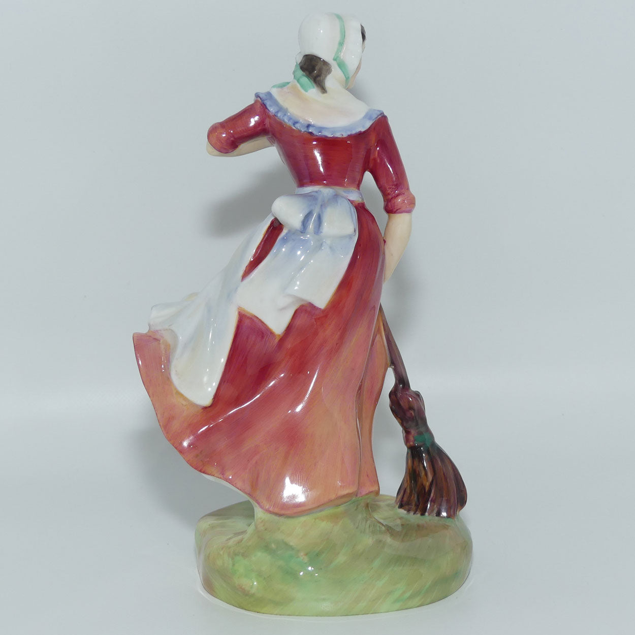 HN2087 Royal Doulton figurine Autumn | The Seasons