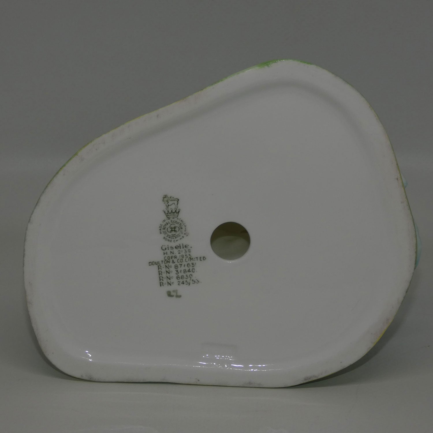 hn2139-royal-doulton-figure-giselle