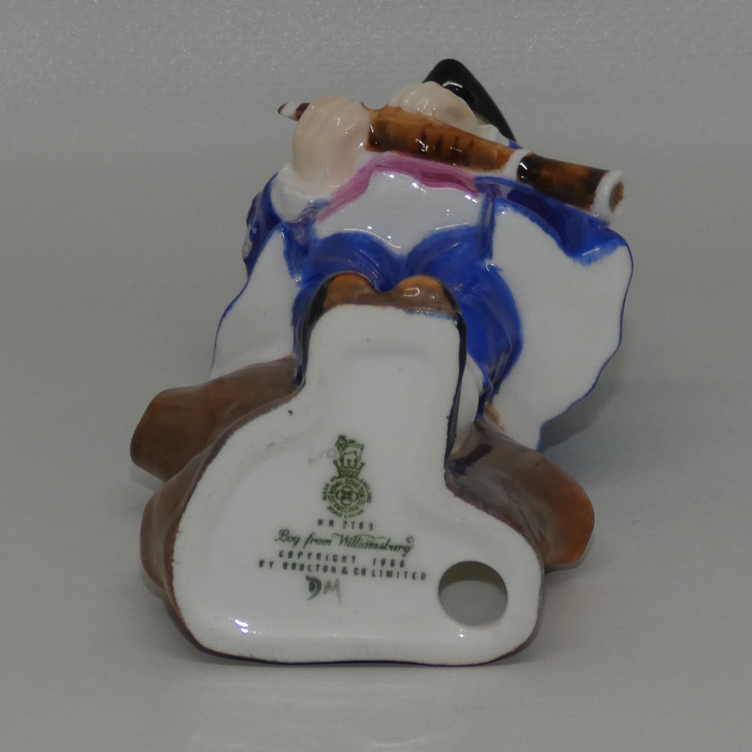 hn2183-royal-doulton-figure-boy-from-williamsburg