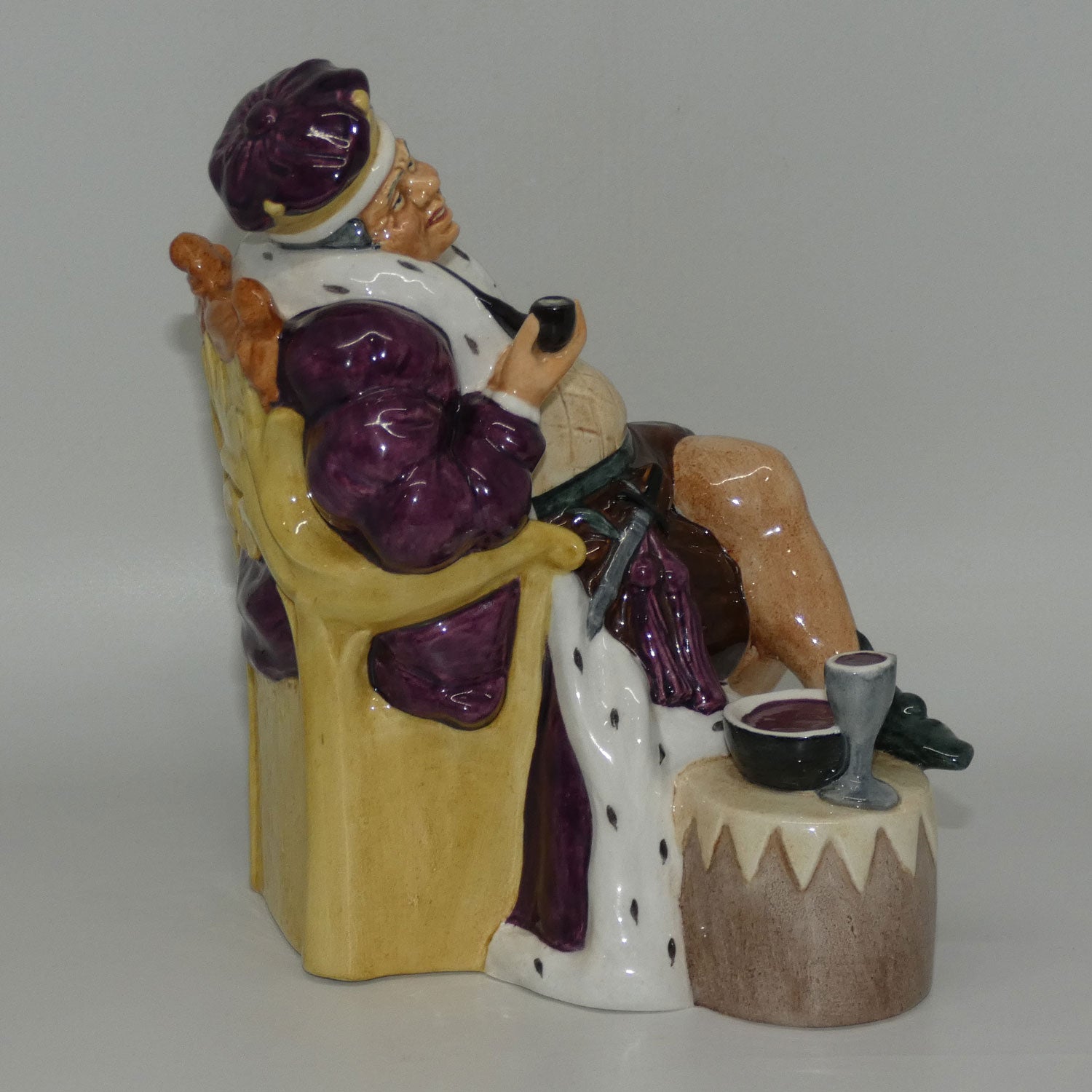 hn2217-royal-doulton-figure-old-king-cole