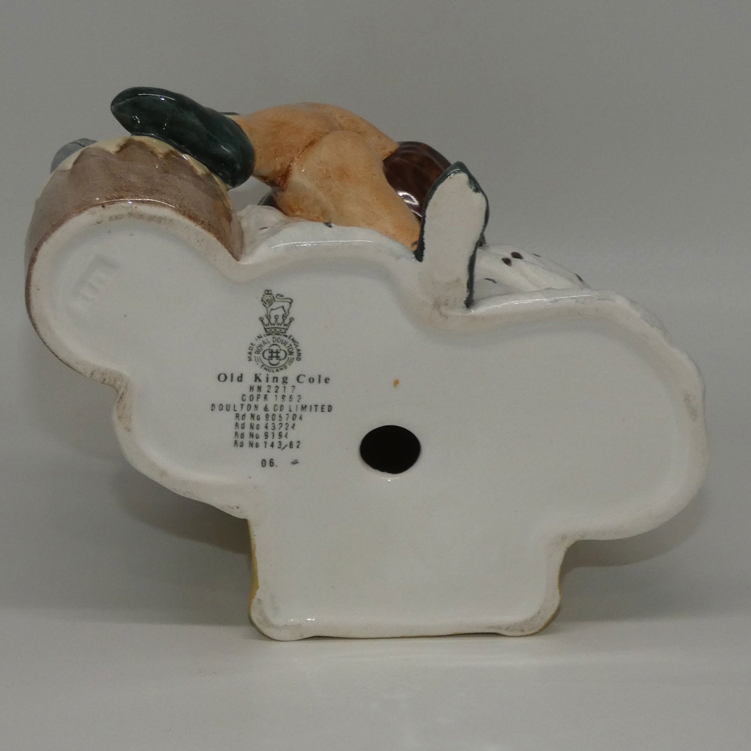 hn2217-royal-doulton-figure-old-king-cole