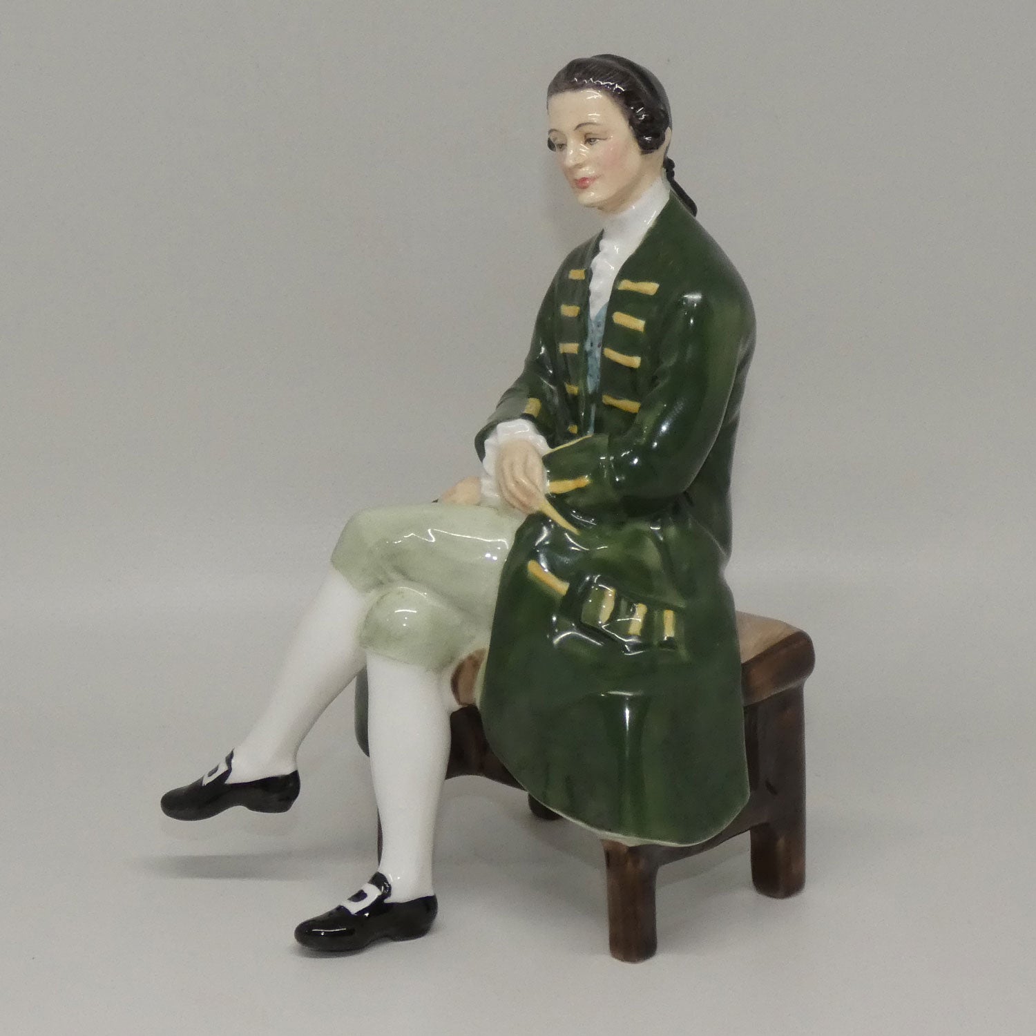 hn2227-royal-doulton-figure-gentleman-from-williamsburg