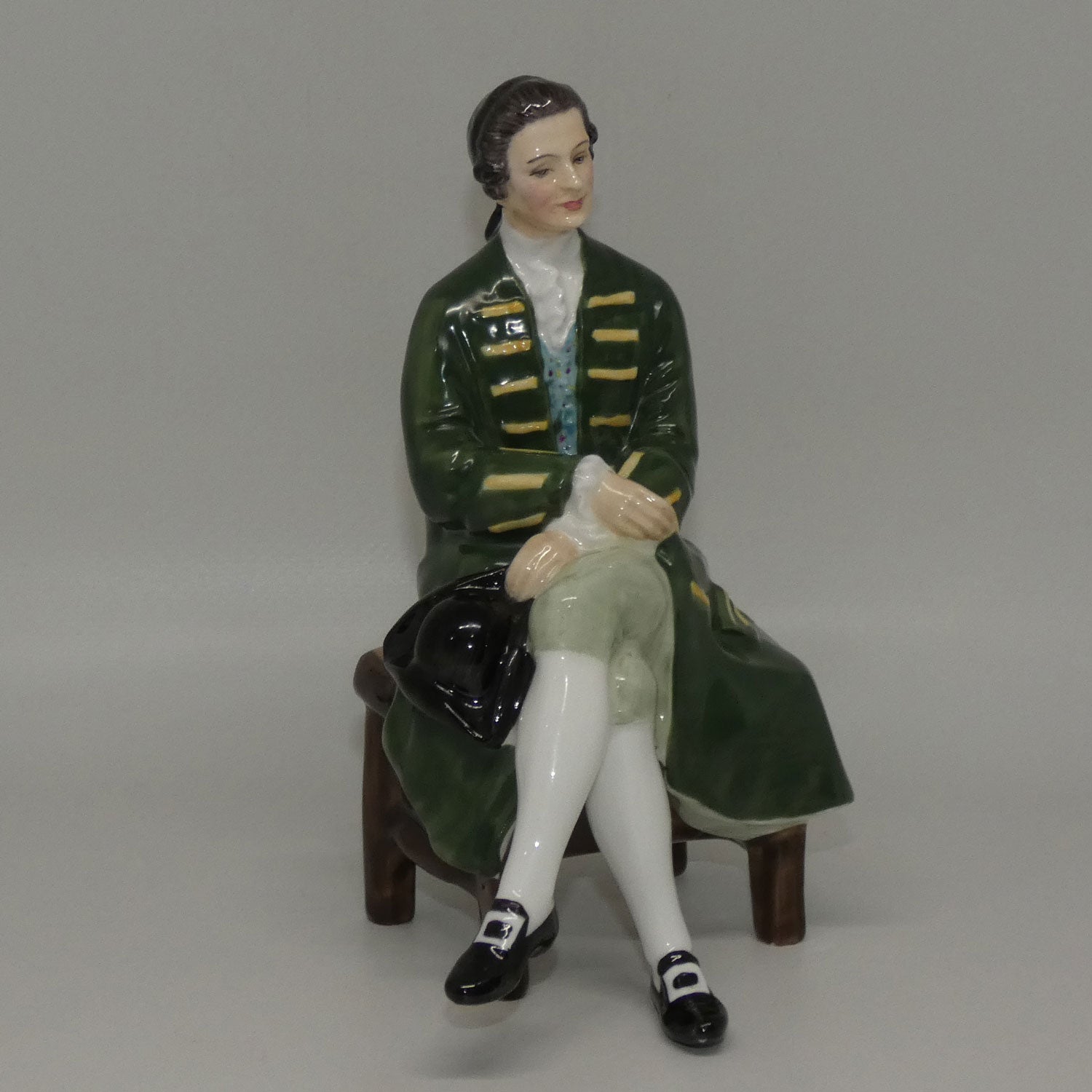 hn2227-royal-doulton-figure-gentleman-from-williamsburg