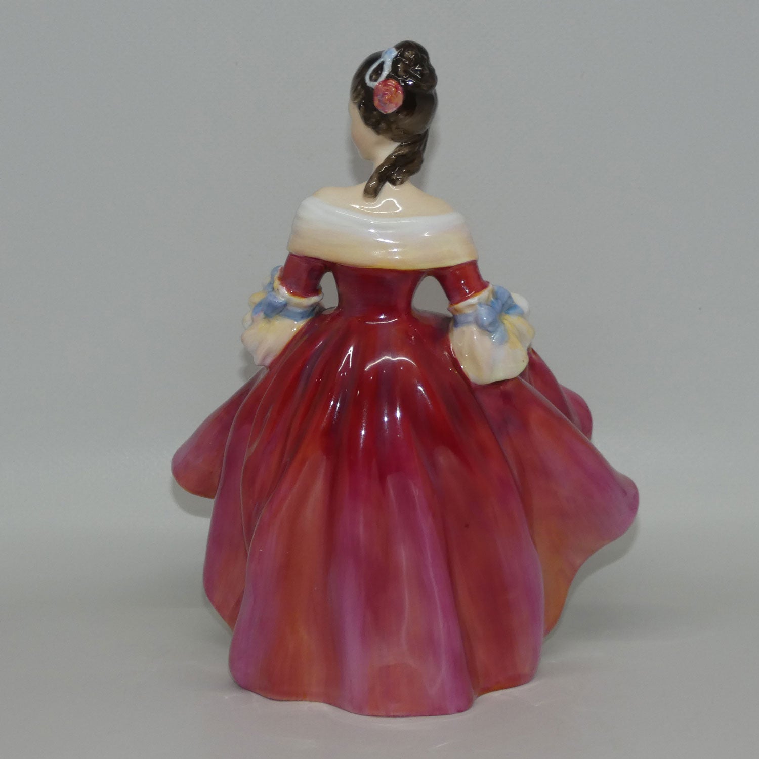 hn2229-royal-doulton-figure-southern-belle-red